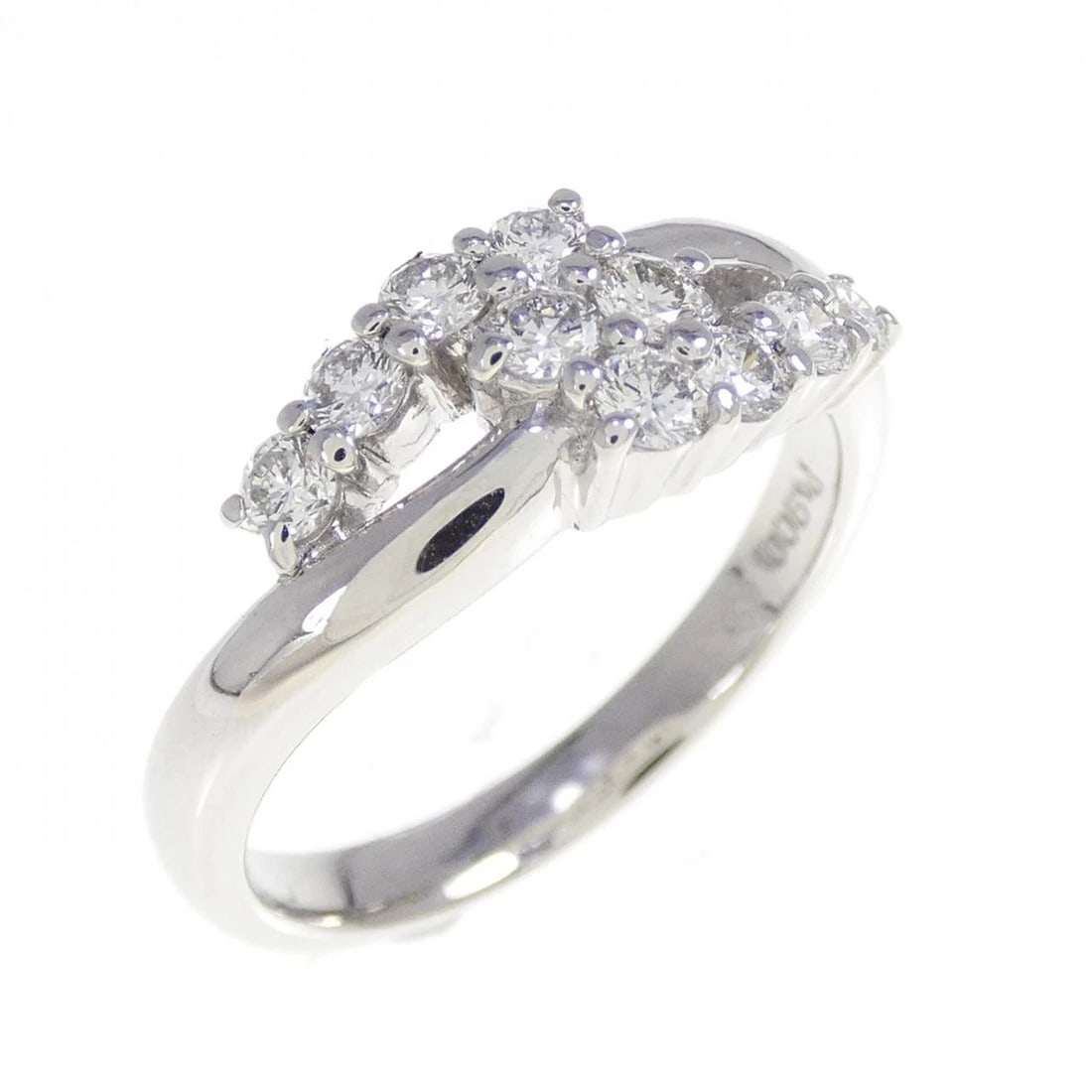 PT900 DIAMOND RING