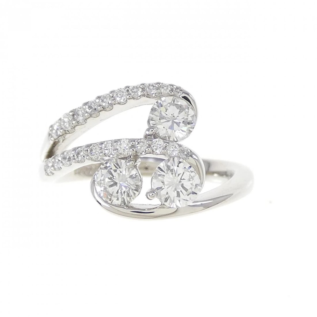 PT900 DIAMOND RING: PT900 Diamond Ring Brand: Unbranded Type/Style: Ring Material: Platinum900, Main Stone Natural Color: Silver Size: US 6 1/4 Accessories: None Accessories Notice: When purchasing pre-owned