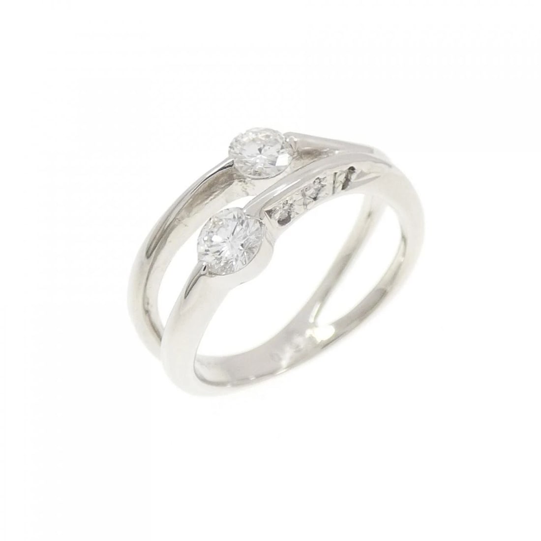 PT900 DIAMOND PINKY RING: PT900 Diamond Pinky Ring Brand: Unbranded Type/Style: Diamond Ring Material: Platinum900, Color: Platinum Size: US 2 Accessories: None Accessories Notice: When purchasing pre-owned goods, please