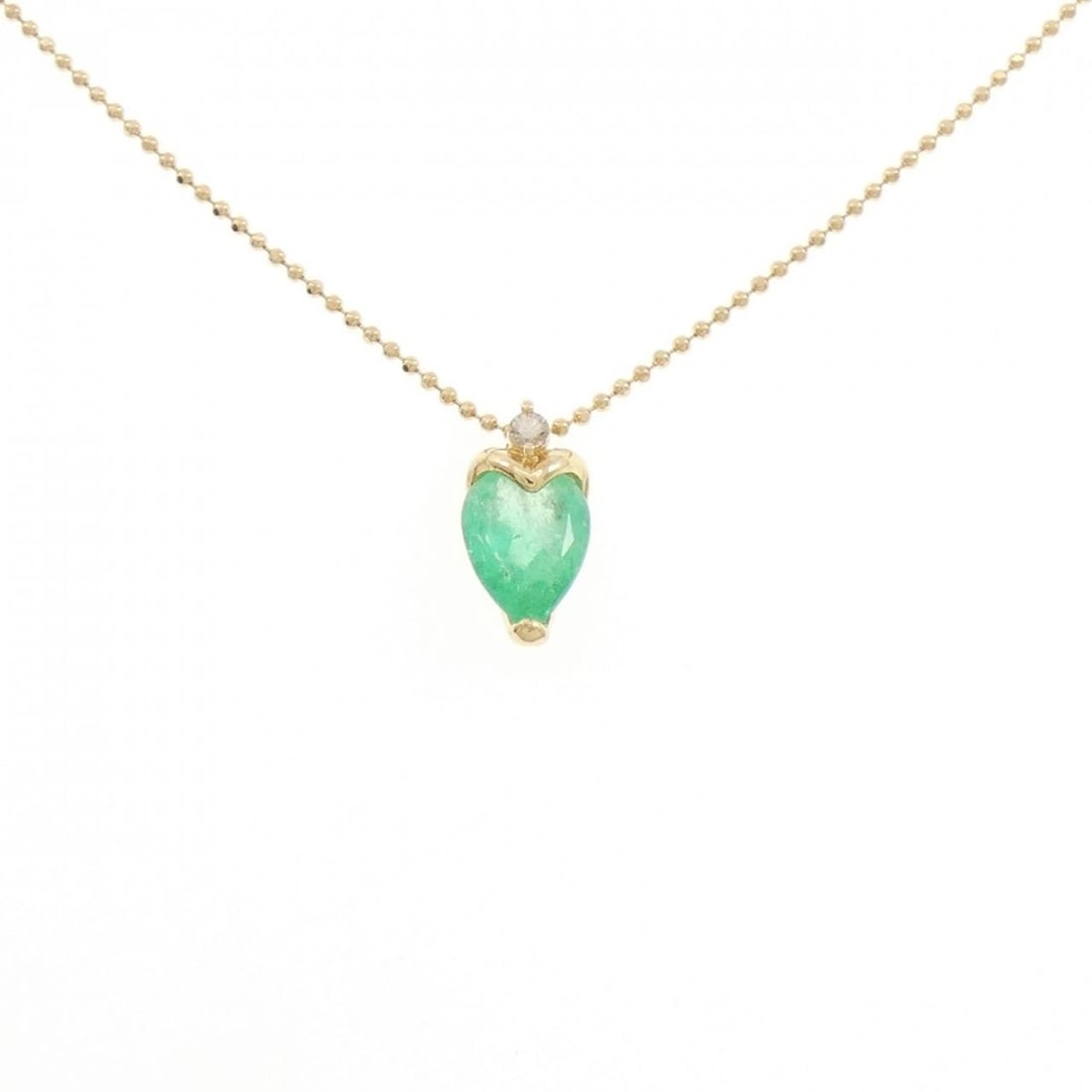 18K YELLOW GOLD EMERALD NECKLACE: 18K Yellow Gold Emerald Necklace Brand: Unbranded Type/Style: Emerald Necklace Material: 18K Yellow Gold, Main Stone Emeral Secondary Stone diamond Color: Yellow Gold Size: Actual Size Pendant length