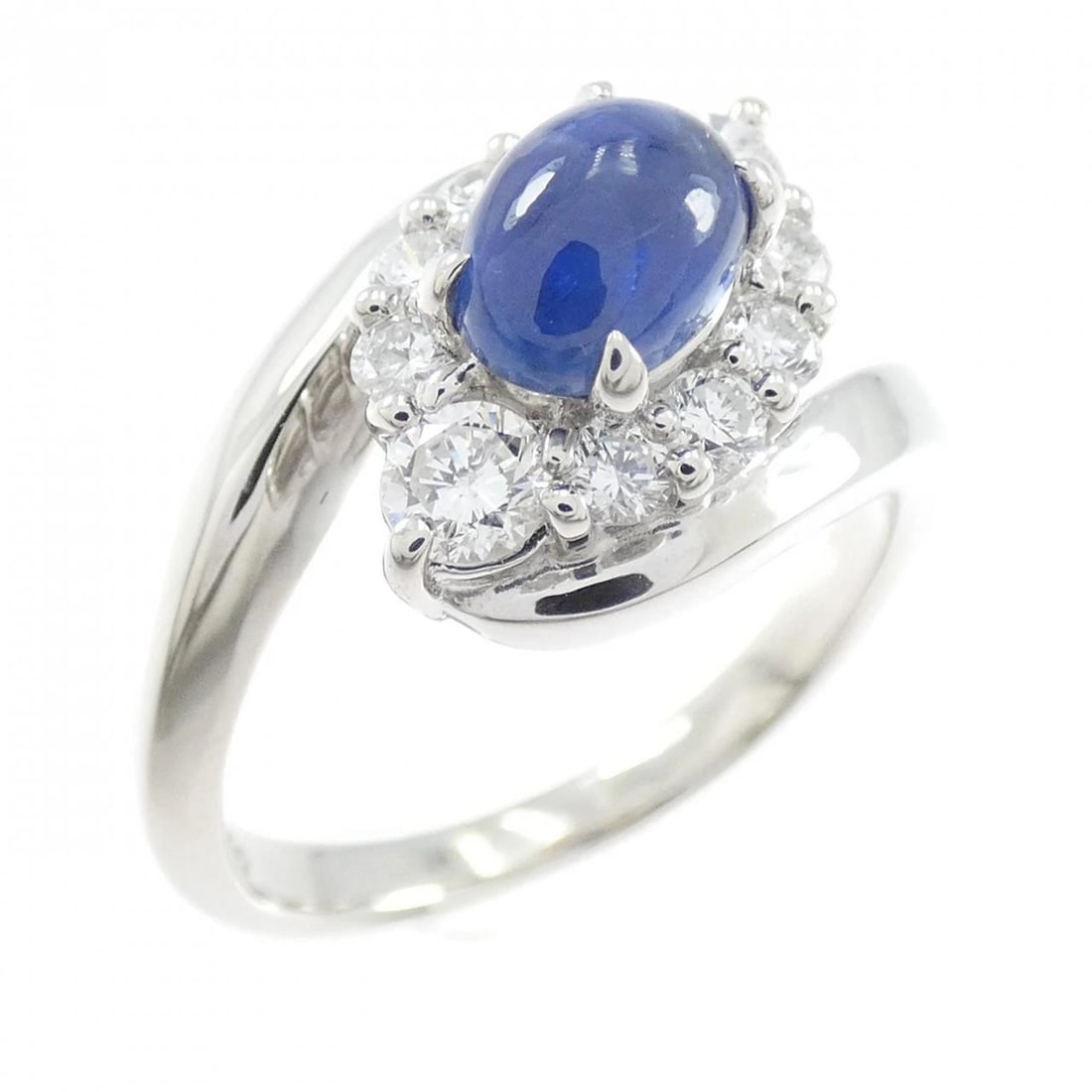 PT900 SAPPHIRE RING: PT900 Sapphire Ring Brand: Unbranded Type/Style: Sapphire Ring Material: Platinum900, Main Stone Sapphire Secondary Stone Diamond Color: Silver Size: US 6 1/2 Accessories: None Accessories Notice: