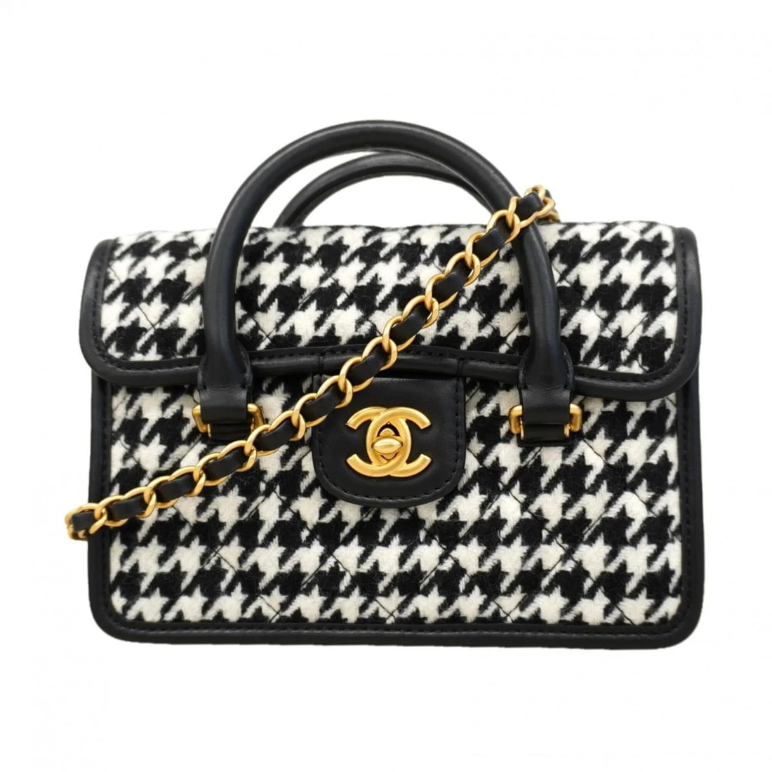 CHANEL HANDBAG CHAIN SHOULDER BAG WOOL BLACK: Chanel handbag, chain shoulder bag, wool, black Brand: Chanel Type/Style: Handbag Material: Wool Color: Black, White Size: (HxWxD) 13cm x 18.5cm x 5cm / 5.11'' x 7.28'' x 1.96'' Accessories: None