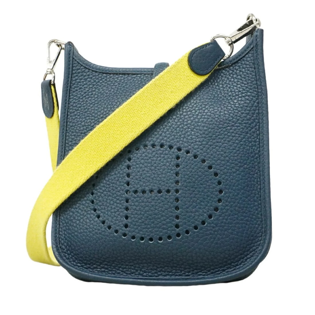 HERMES SHOULDER BAG EVELYNE TPM TAURILLON CLEMENCE: Hermes Shoulder Bag Evelyne TPM Taurillon Clemence Brand: Hermes Type/Style: Shoulder bag Material: Taurillon clemence leather Color: Colvert Size: (HxWxD) 18cm x 17cm x 5.5cm / 7.08'' x 6.69'' x