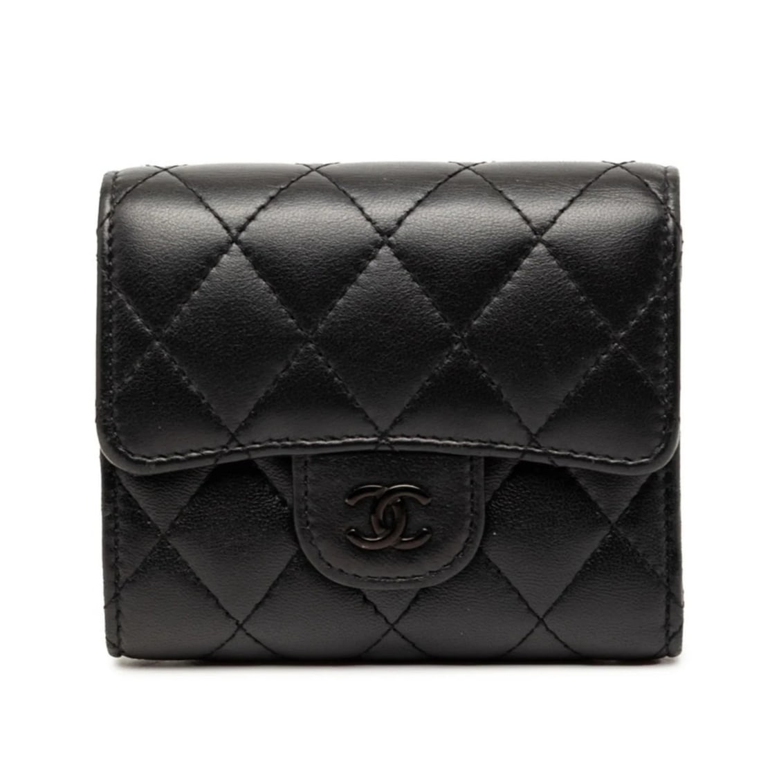 CHANEL COCO MARK MATELASSE TRI-FOLD WALLET BLACK LAMBSKIN: Chanel Coco Mark Matelasse Tri-fold Wallet, Black Lambskin Brand: Chanel Type/Style: Wallet (tri-fold) Material: Leather Color: Black Size: (HxWxD) 9cm x 10cm x 2cm / 3.54'' x 3.93'' x 0.78'' Acce