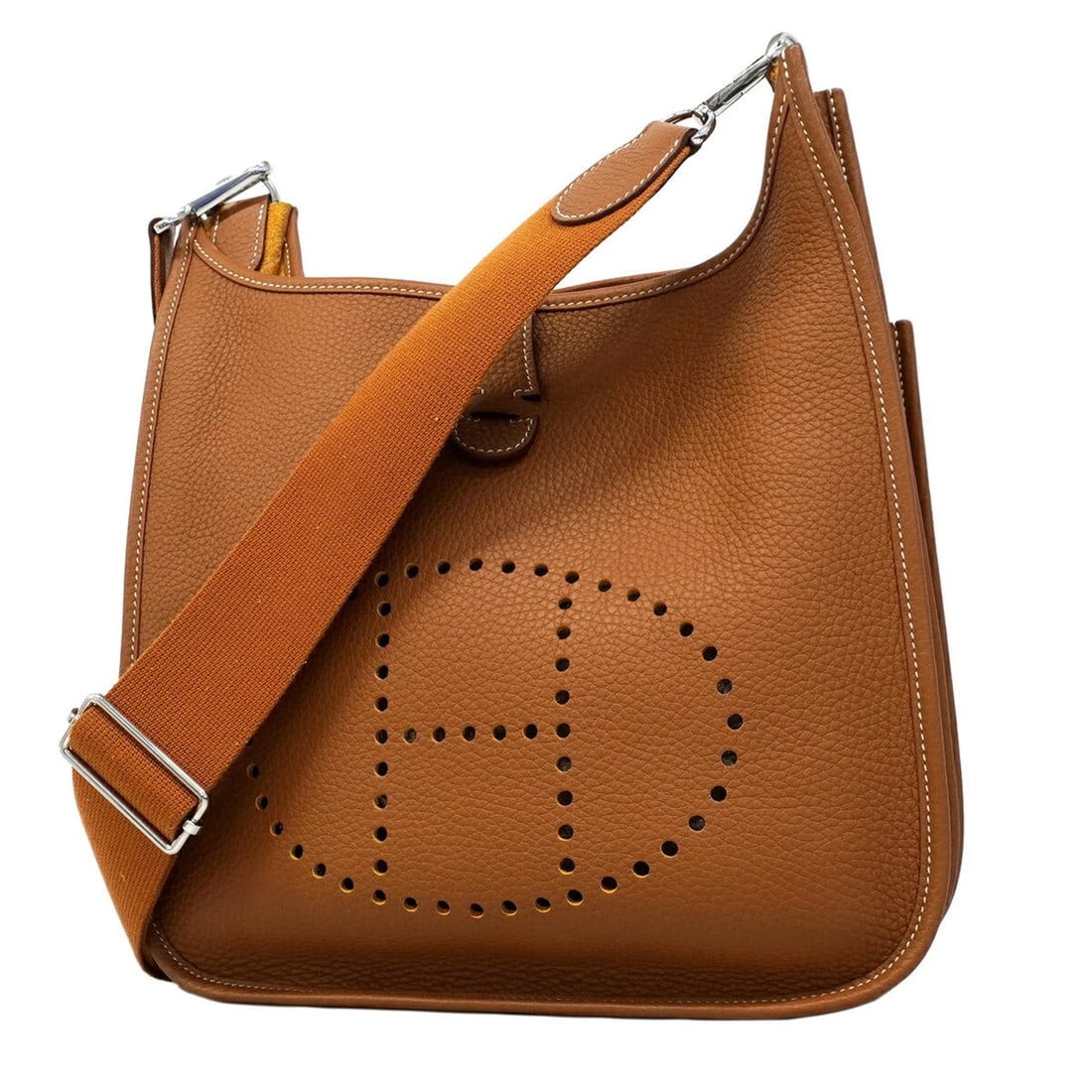 HERMES EVELYNE 3PM SHOULDER BAG TAURILLON CLEMENCE: Hermes Evelyne 3PM Shoulder Bag, Taurillon Clemence Brand: Hermes Type/Style: Shoulder bag Material: Taurillon clemence leather Color: Gold Size: (HxWxD) 29cm x 28cm x 9.5cm / 11.41'' x 11.02'' x 3.74