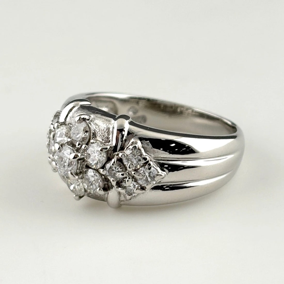 MELEE DIAMOND DESIGN RING PLATINUM: melee diamond design ring Platinum Brand: Unbranded Type/Style: Ring Material: Pt850, Color: PT Size: US 6.5 to 7 Accessories: None Accessories Notice: When purchasing pre-owned goods, ple