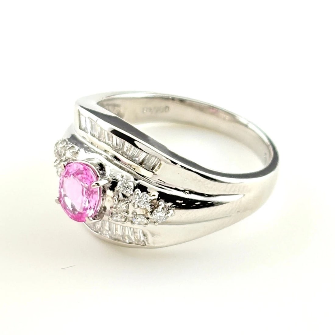 PINK SAPPHIRE DESIGN RING PLATINUM (1 of 3)