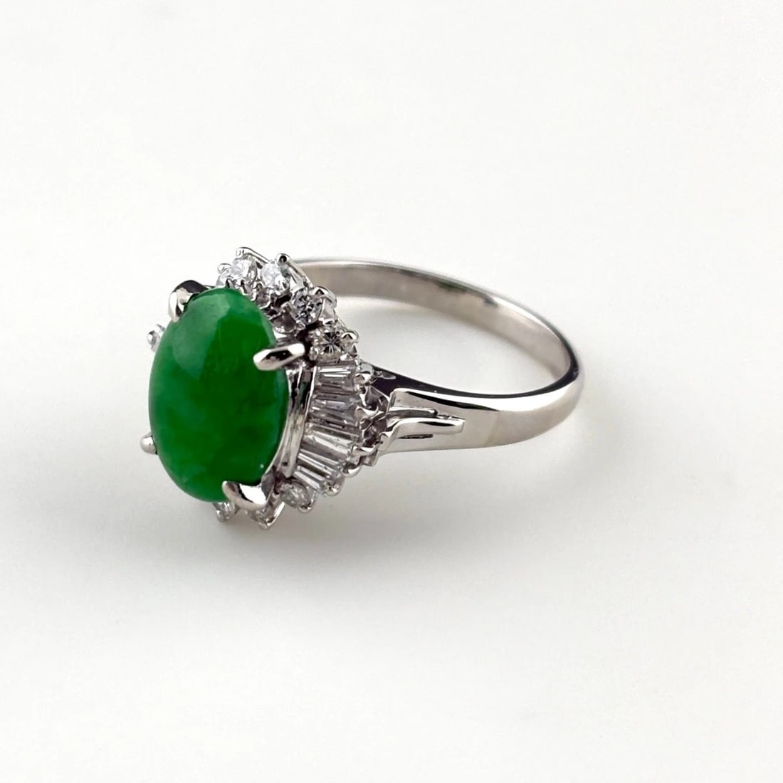 JADE DESIGN RING PLATINUM RING MELEE DIAMOND: jade design ring Platinum ring melee diamond Brand: Unbranded Type/Style: Ring Material: Pt900, Main Stone Jade Color: PT Size: US 6.5 Accessories: None Accessories Notice: When purchasing