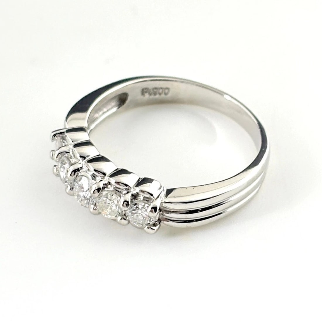 MELEE DIAMOND DESIGN RING PLATINUM: melee diamond design ring Platinum Brand: Unbranded Type/Style: Ring Material: Pt900, Color: PT Size: US 6.5 Accessories: None Accessories Notice: When purchasing pre-owned goods, please refer to the