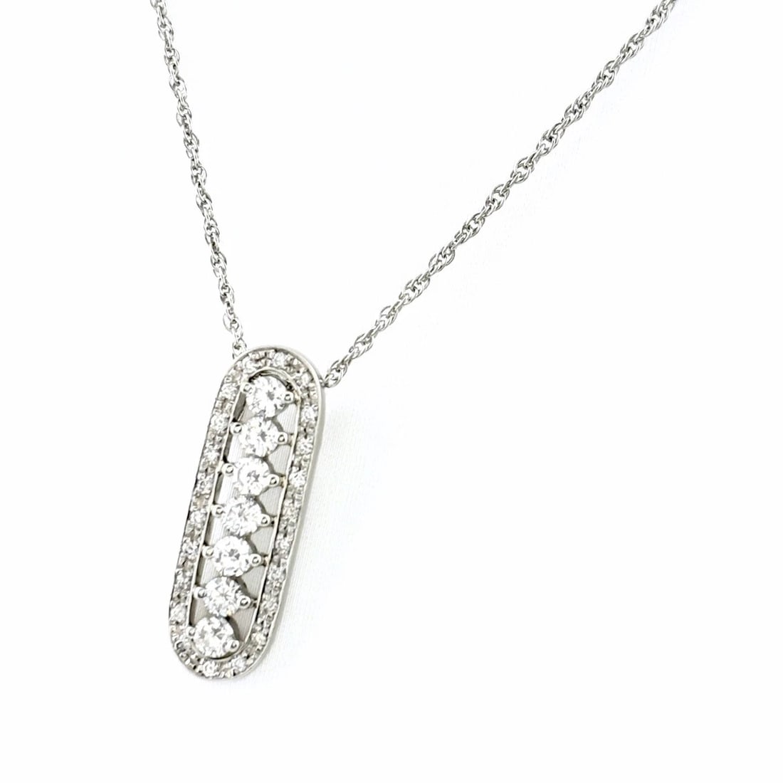 MELEE DIAMOND DESIGN PLATINUM PENDANT NECKLACE: melee diamond design Platinum Pendant Necklace Brand: Unbranded Type/Style: Necklace Material: Pt900, Color: PT Size: Chain / code 40cm(15.7") Pendant size 24.2?8.1mm(1.0") Accessories: None