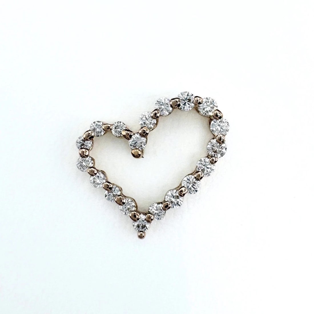 HEART MOTIF PENDANT HEAD PINK GOLD PENDANT 18K: Heart motif Pendant Head Pink Gold Pendant 18K Brand: Unbranded Type/Style: Pendant Head Material: 18K PG, Color: PG Size: Pendant size 18.1?17.6mm(0.7") Inside diameter of the bail 2.8?1.6mm(0.1")