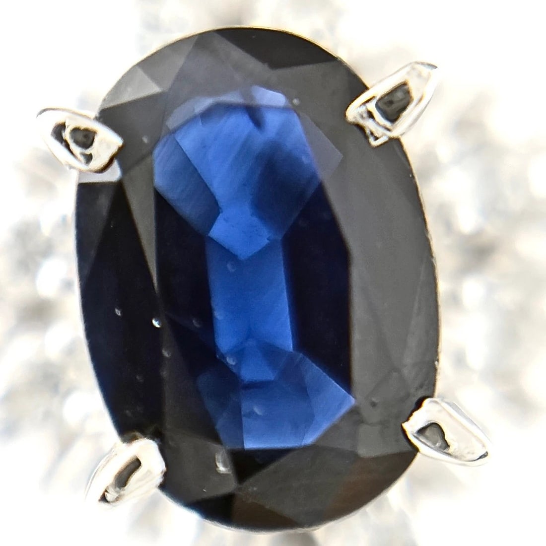 SAPPHIRE DESIGN PLATINUM RING - 2