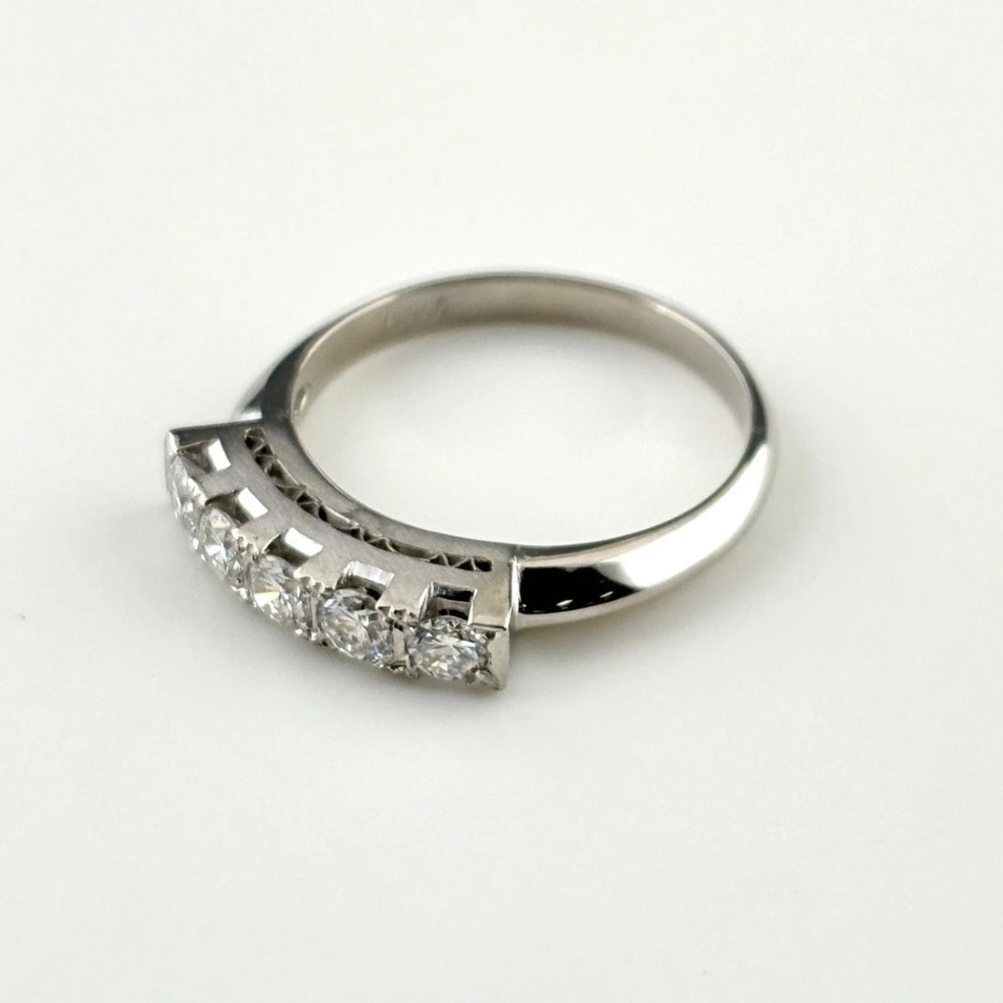 MELEE DIAMOND DESIGN RING PLATINUM: melee diamond design ring Platinum Brand: Unbranded Type/Style: Ring Material: Pt900, Color: PT Size: US 6.5 Accessories: None Accessories Notice: When purchasing pre-owned goods, please refer to the