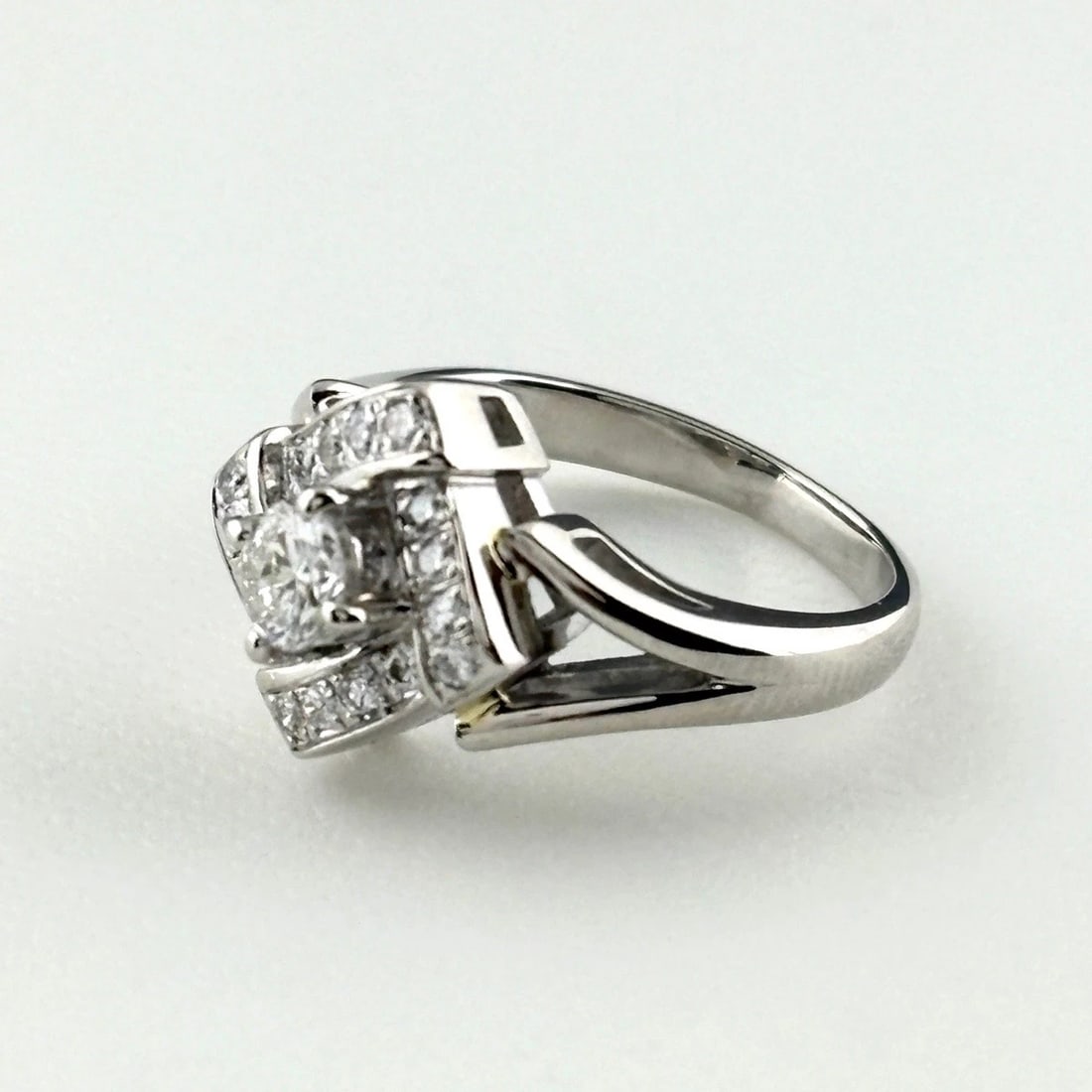 DIAMOND DESIGN RING PLATINUM (1 of 4)