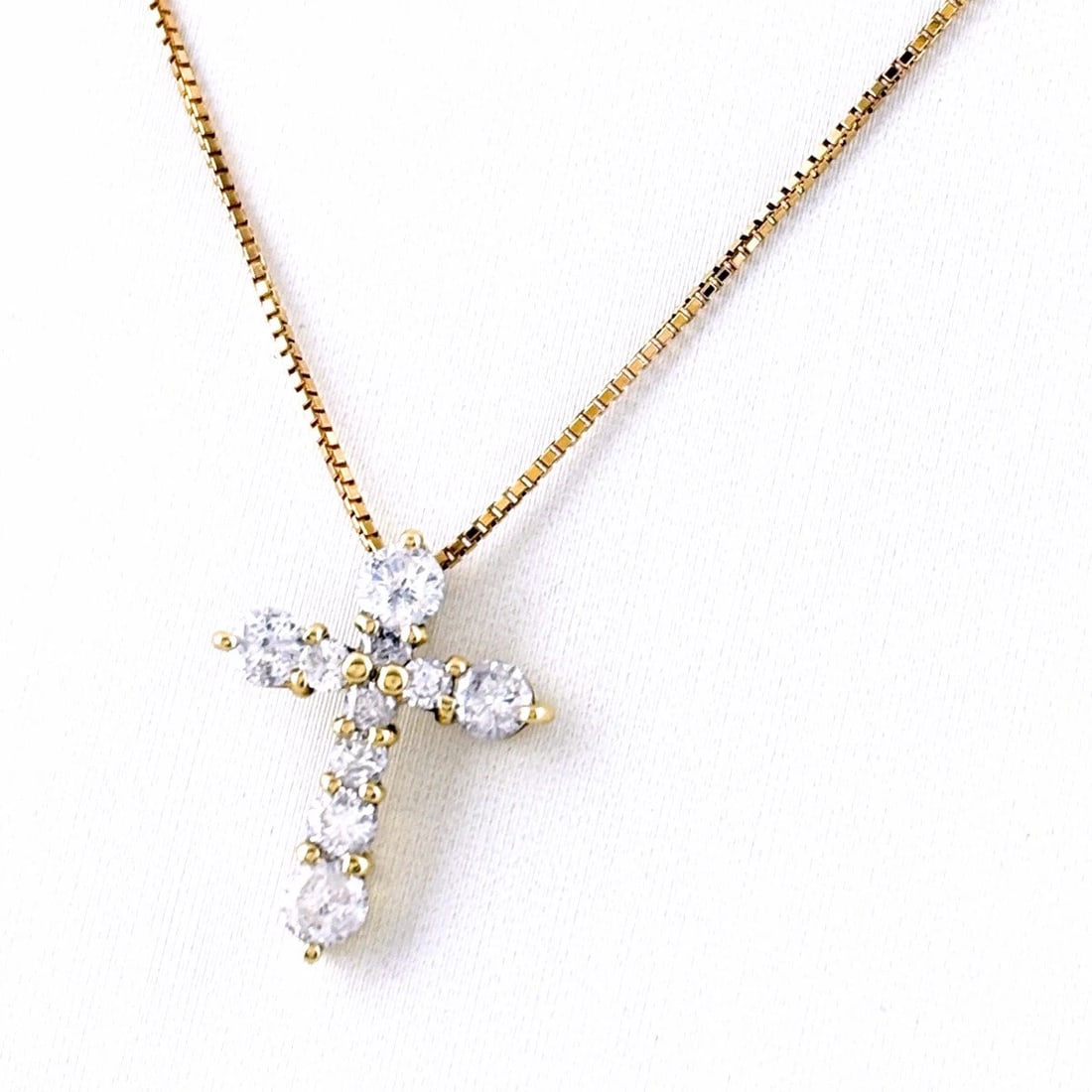 CROSS MOTIF DESIGN NECKLACE YELLOWGOLD PENDANT 18K 750: Cross motif design Necklace YellowGold Pendant 18K 750 Brand: Unbranded Type/Style: Necklace Material: 18K ?750 YG, Color: Gold Size: Chain / code 40cm(15.7") Chain width 0.7mm(0.0") Pendant size 15.6