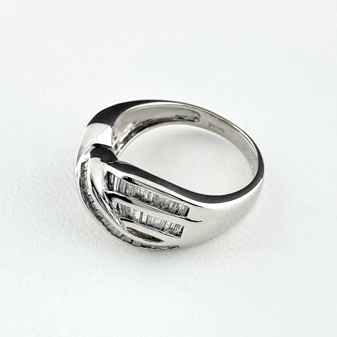 MELEE DIAMOND DESIGN RING PLATINUM (1 of 3)