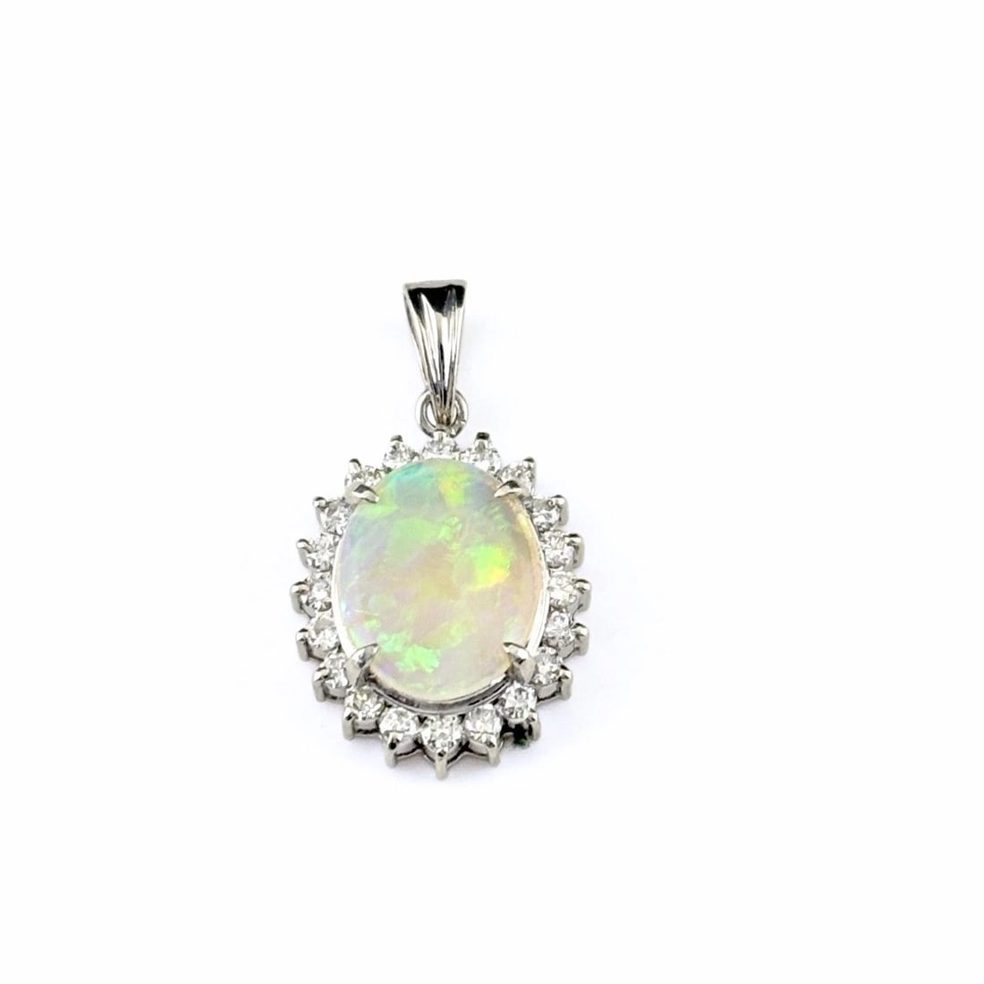 OPAL DESIGN PLATINUM MELEE DIAMOND PENDANT HEAD: Opal Design Platinum melee diamond Pendant Head Brand: Unbranded Type/Style: Pendant Head Material: Pt900, Main Stone opal Color: PT Size: Total length of the pendant head including a bail 22.6?13.1mm