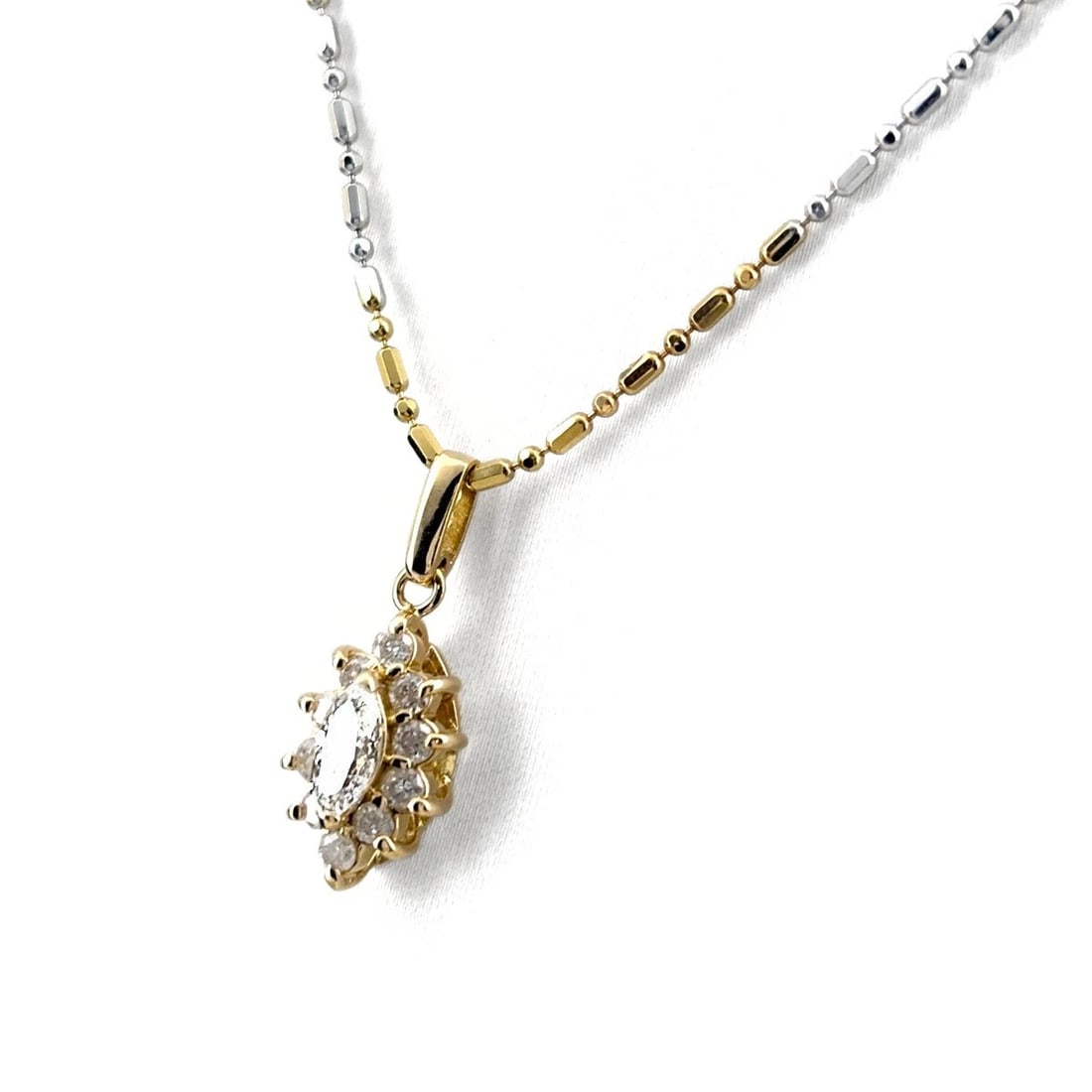 MELEE DIAMOND DESIGN YG YELLOWGOLD PENDANT NECKLACE: melee diamond design YG YellowGold Pendant Necklace Brand: Unbranded Type/Style: Necklace Material: 18K YellowGold, Color: YellowGold Size: Chain / code 40cm(15.7") Total length of the pendant head