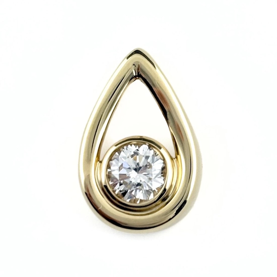 DIAMOND PENDANT HEAD YELLOWGOLD PENDANT HEAD 18K: Diamond Pendant Head YellowGold Pendant Head 18K Brand: Unbranded Type/Style: Pendant Head Material: 18K YG, Main Stone Natural Color: Yellow Size: Pendant size 161?10.7mm(6.3") Inside diameter of