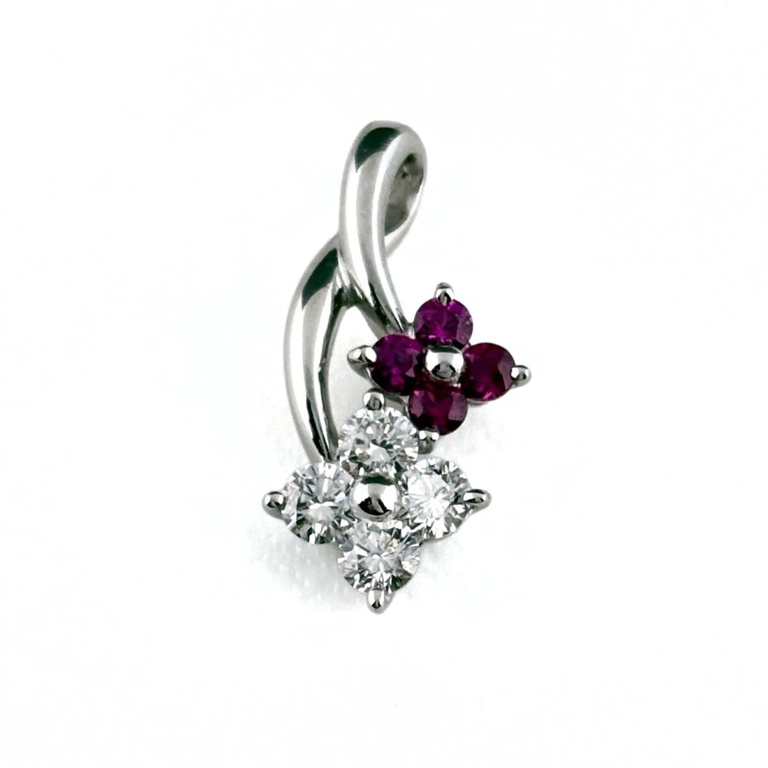 FLOWER MOTIF PENDANT HEAD WHITEGOLD RUBY: Flower motif Pendant Head WhiteGold Ruby Brand: Unbranded Type/Style: Pendant Head Material: 18K ?WG, Color: White Size: Total length of the pendant head including a bail 17.9?8.2mm(0.7") Inside