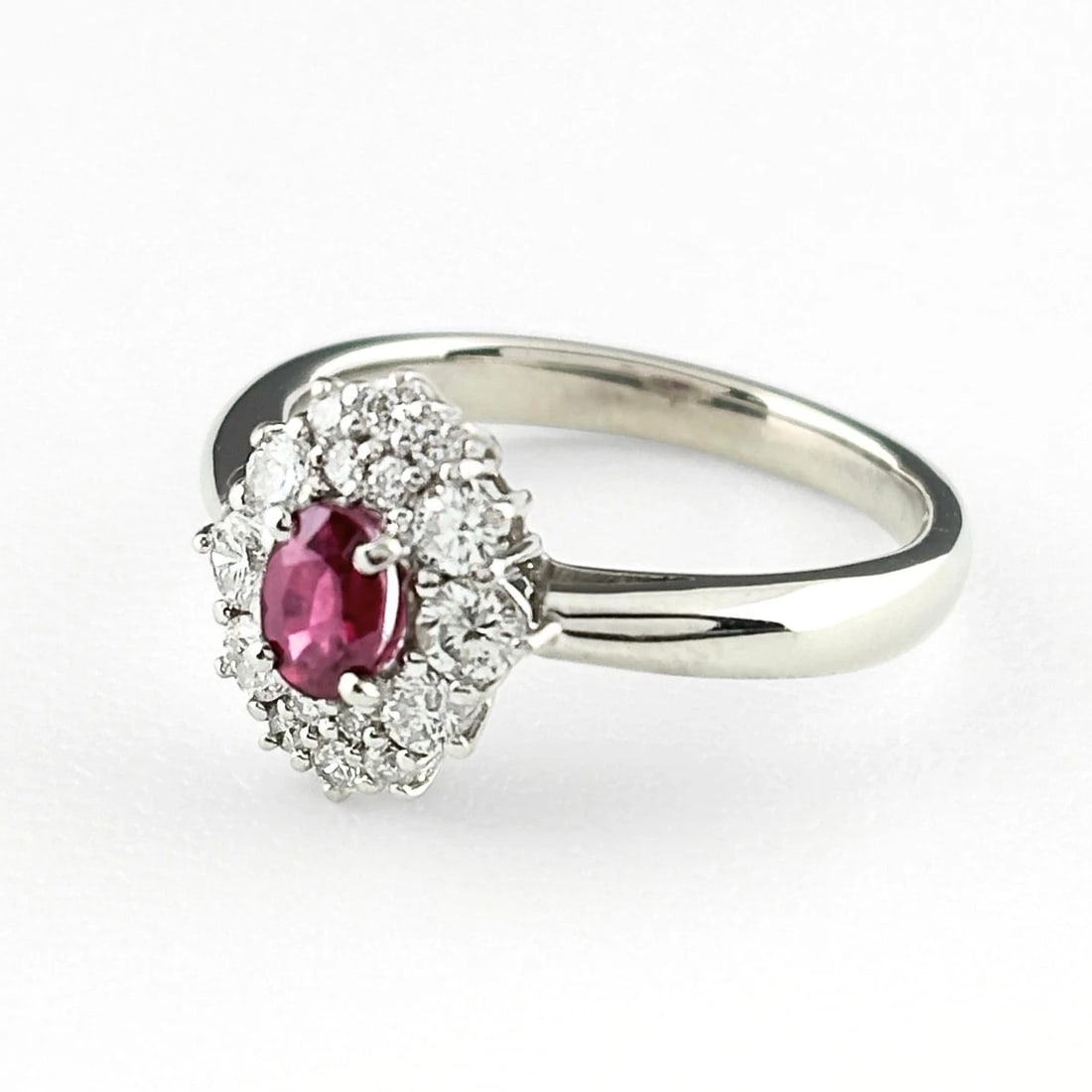 RUBY DESIGN RING PLATINUM: ruby design ring Platinum Brand: Unbranded Type/Style: Ring Material: Pt900, Main Stone Ruby Color: PT Size: US 6.5 Accessories: None Accessories Notice: When purchasing pre-owned goods, p