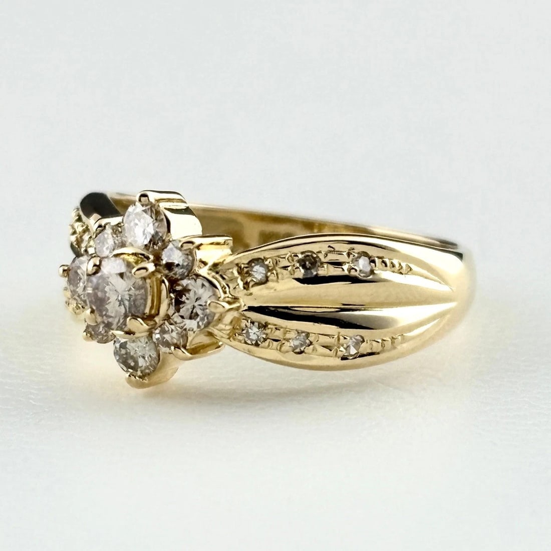 MELEE DIAMOND DESIGN YELLOWGOLD RING: melee diamond design YellowGold ring Brand: Unbranded Type/Style: Ring Material: 18K YG, Color: YG Size: US 6 Accessories: None Accessories Notice: When purchasing pre-owned goods, please refer to