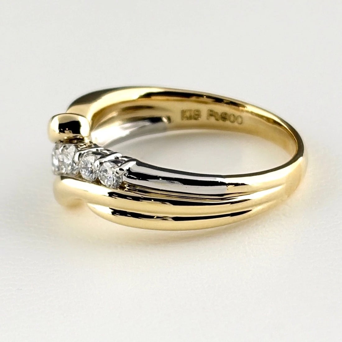 MELEE DIAMOND DESIGN RING YG YELLOWGOLD PLATINUM: melee diamond design ring YG YellowGold Platinum Brand: Unbranded Type/Style: Ring Material: 18KYellowGold Platinum, Color: PT YG Size: US 7.5 to 8 Accessories: None Accessories Notice: Wh