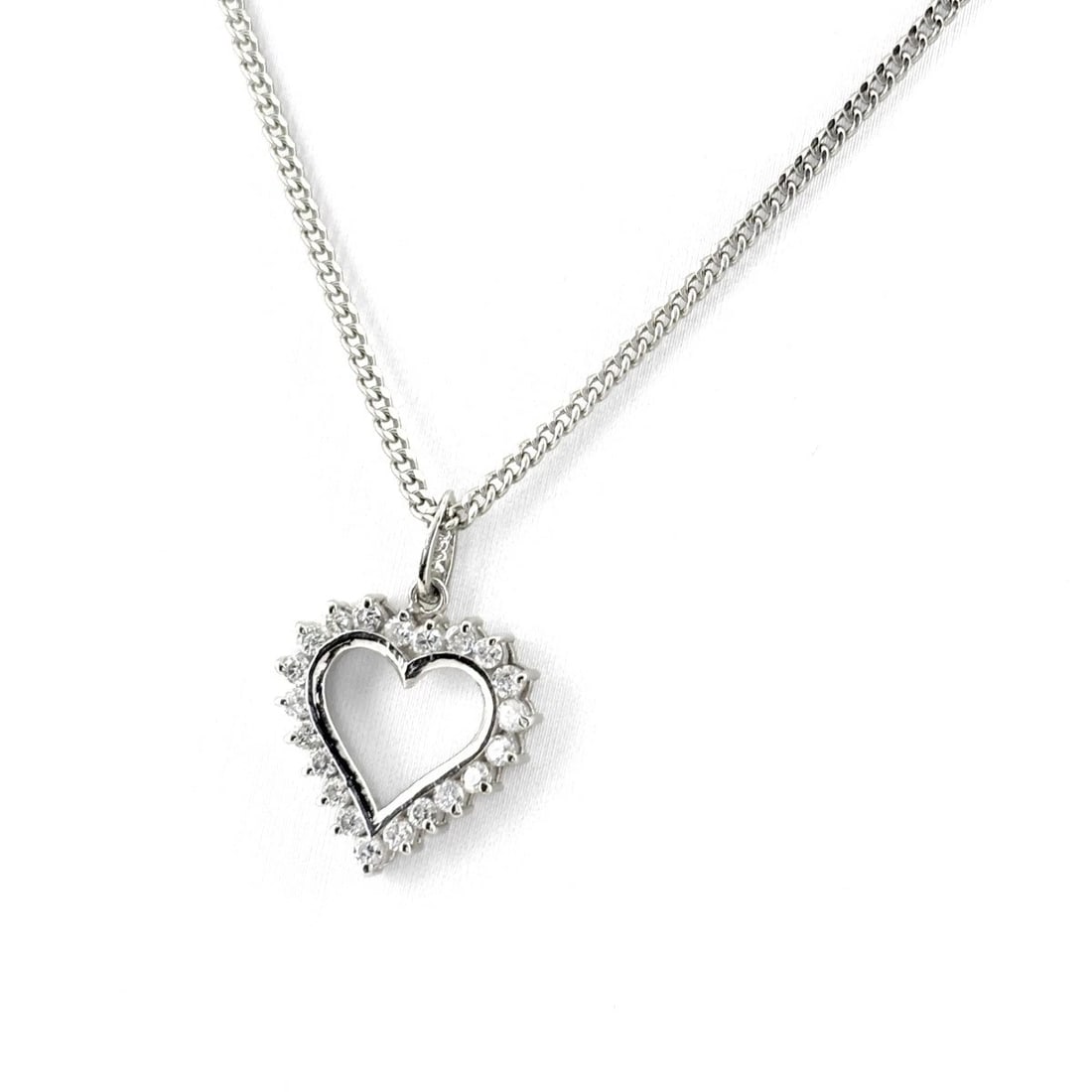 HEART MOTIF DESIGN NECKLACE PLATINUM PENDANT: Heart motif design Necklace Platinum Pendant Brand: Unbranded Type/Style: Necklace Material: Pt900 ?Pt850, Color: Silver Size: Chain / code 38cm(15") Chain width 1.4mm(0.1") Total length of the