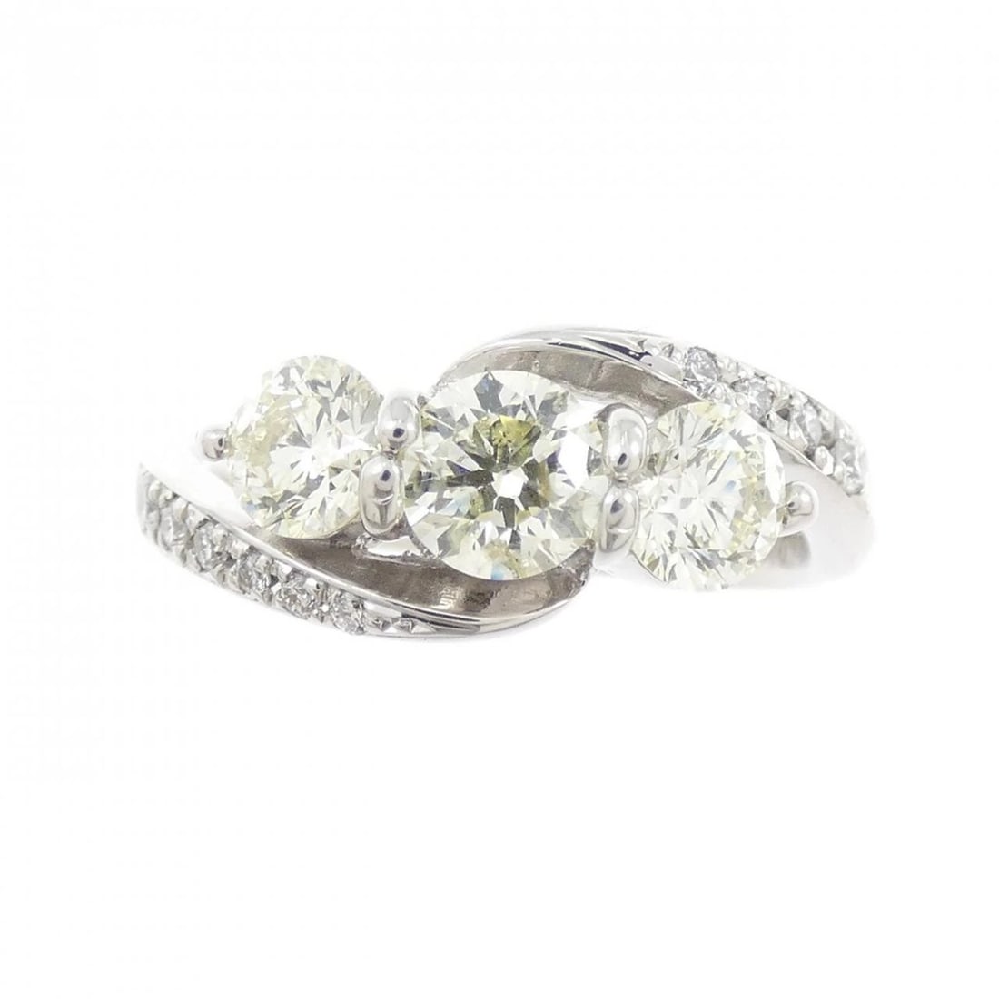 PT900 DIAMOND RING: PT900 Diamond Ring Brand: Unbranded Type/Style: Diamond Ring Material: Platinum900, Color: Platinum Size: US 6 1/4 Accessories: None Accessories Notice: When purchasing pre-owned goods, pl