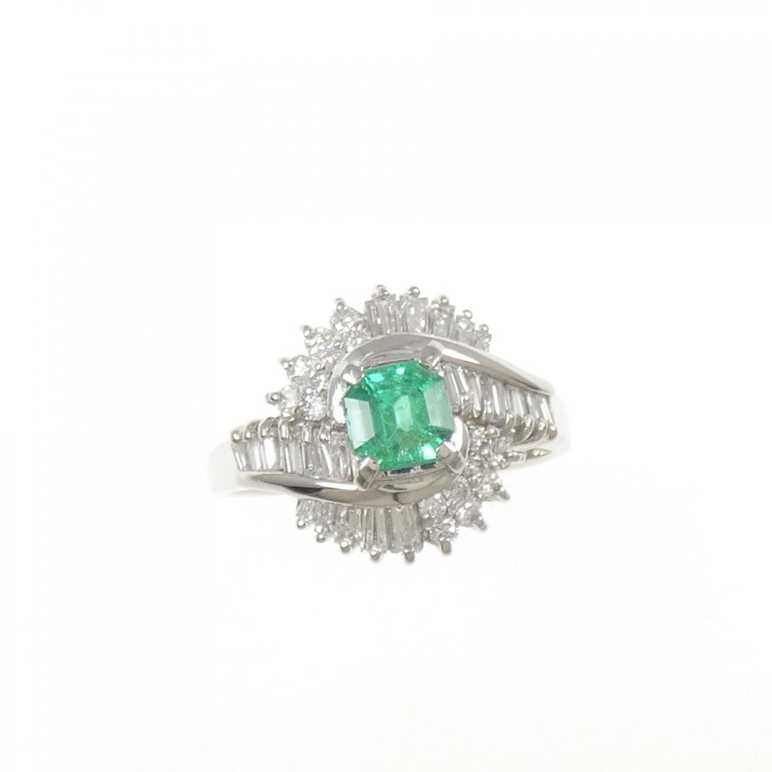PT900 EMERALD RING - 2