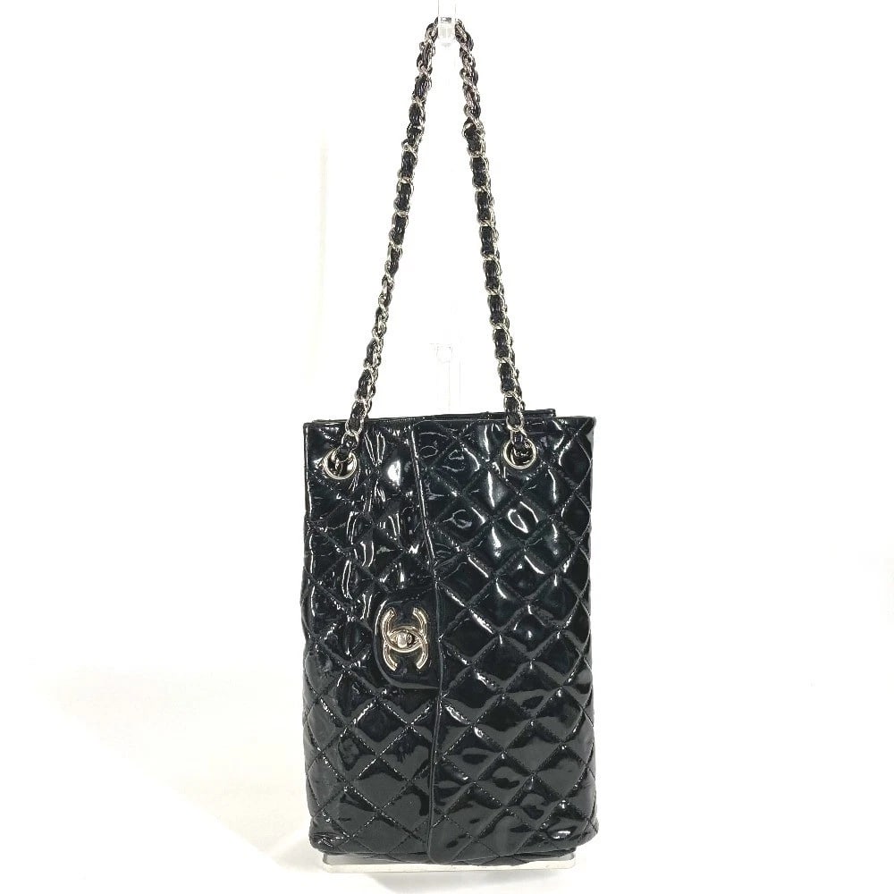 CHANEL CC CC MARK LOGO VERTICAL CHAIN SHOULDER BAG: CHANEL CC CC Mark logo vertical Chain Shoulder Bag Brand: CHANEL Type/Style: Shoulder Bag Material: enamel Color: Black x Silver Hardware Size: W6.9?H9.4?D2.0inch / W17.5cm?H24cm?D5cm Accessories: