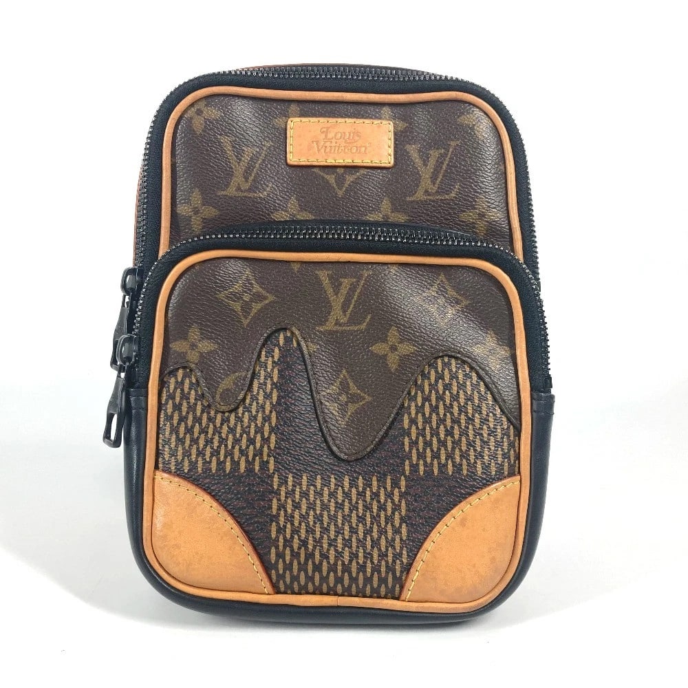 LOUIS VUITTON DAMIER GIANT NIGO COLLABORATION AMAZON-SLING SHOULDER BAG: LOUIS VUITTON Damier Giant NIGO collaboration Amazon-Sling Shoulder Bag Brand: Louis Vuitton Type/Style: Shoulder Bag Material: Damier Giant Canvas Color: Brown Size: W5.9?H8.1?D1.0inch / W15cm?H20.5c