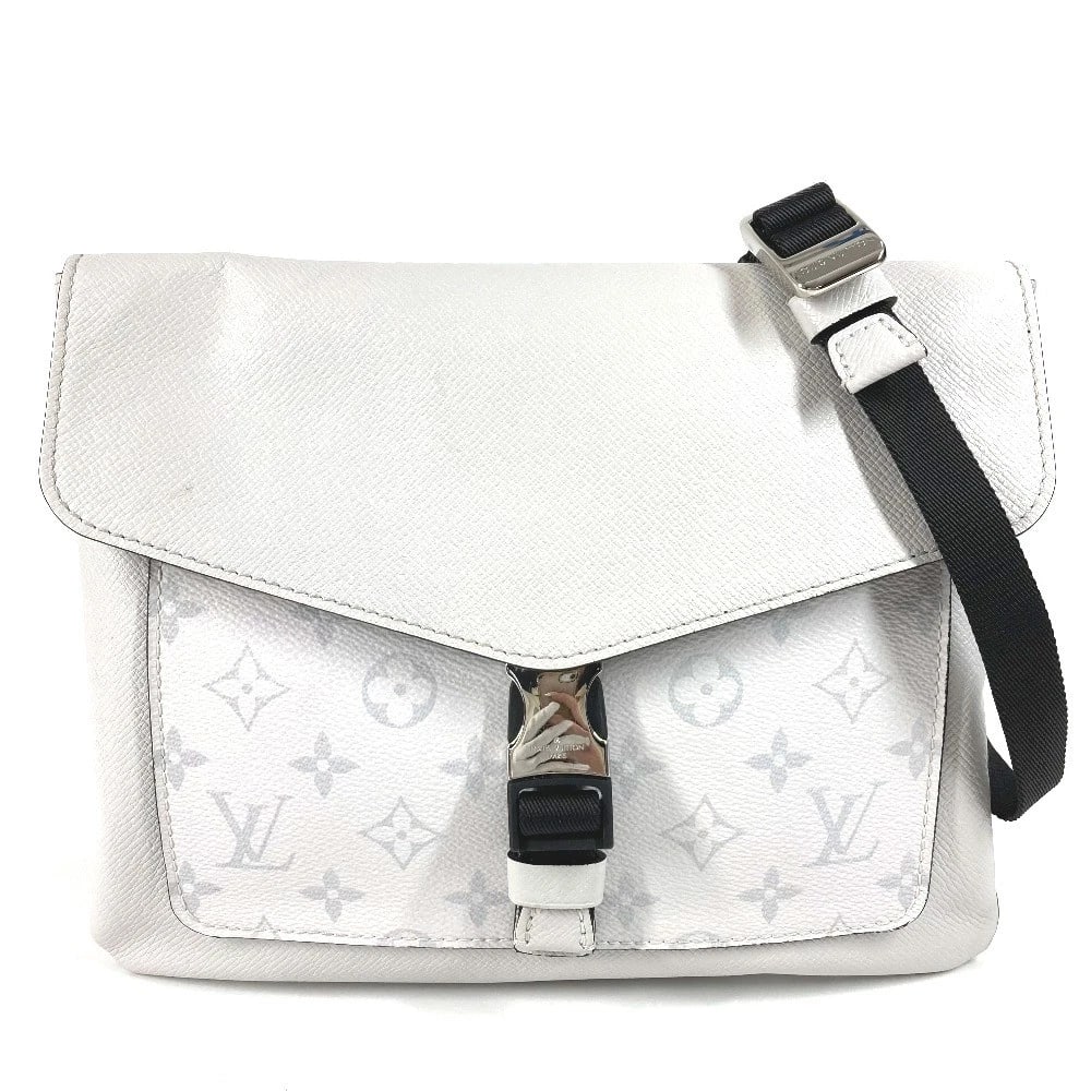 LOUIS VUITTON TAIGALAMA FLAP MESSENGER BAG: LOUIS VUITTON Taigalama Flap messenger Bag Brand: Louis Vuitton Type/Style: Shoulder Bag Material: Taiga Leather / MonogramCanvas Color: White Size: W10.4?H8.7inch / W26.5cm?H22cm Accessories: Non
