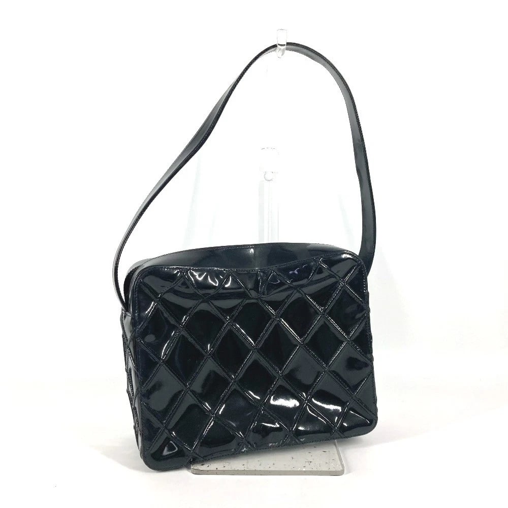 CHANEL QUILTED MATELASSE BAGS: CHANEL Quilted Matelasse Bags Brand: CHANEL Type/Style: Shoulder Bag Material: patent leather Color: Black Size: W9.6?H7.5?D3.9inch / W24.5cm?H19cm?D10cm Accessories: None Accessories Noti