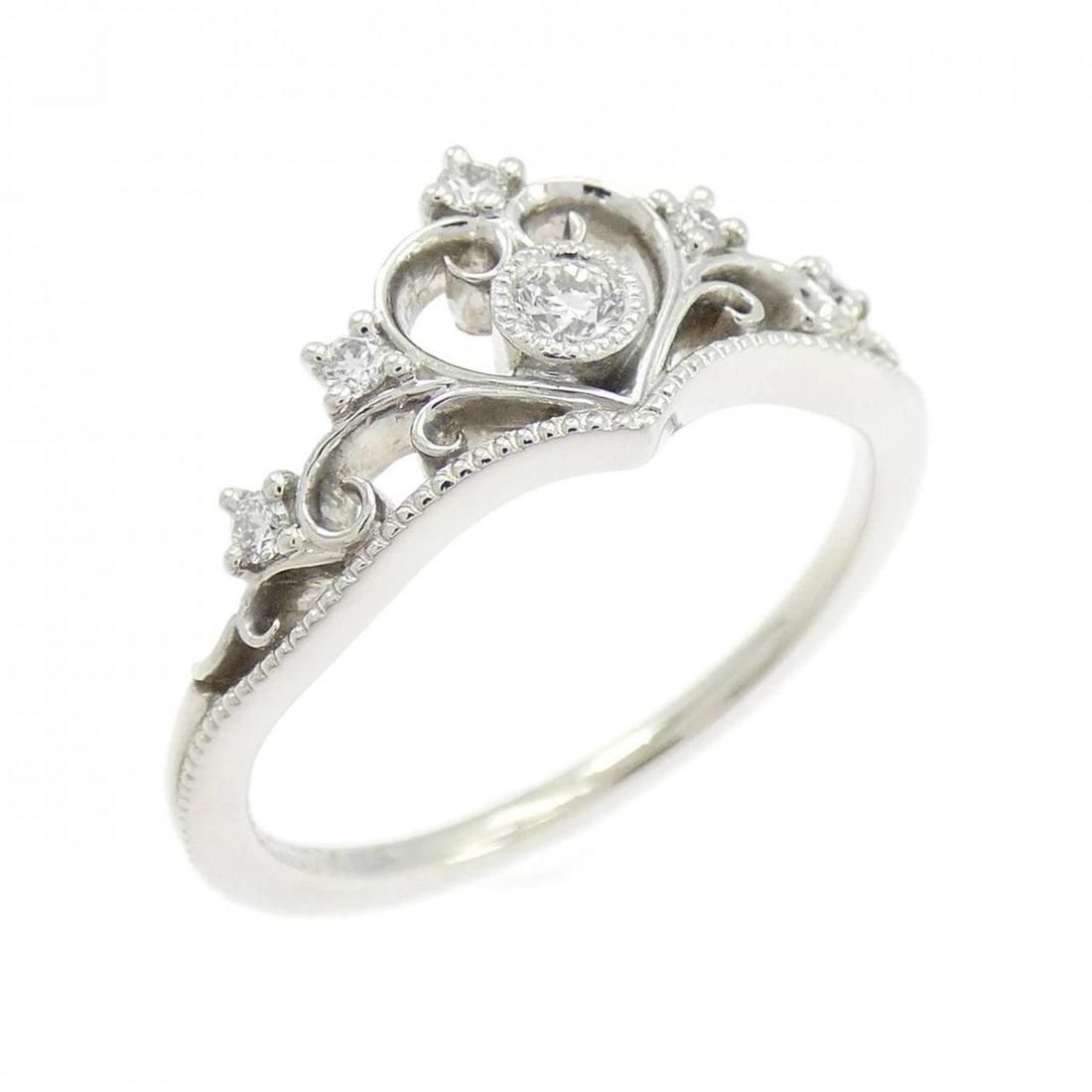 PT900 TIARA DIAMOND RING: PT900 Tiara Diamond Ring Brand: Unbranded Type/Style: Diamond Ring Material: PT900, Color: SILVER Size: US 6 1/4 Accessories: None Accessories Notice: When purchasing pre-owned goods, please refer to
