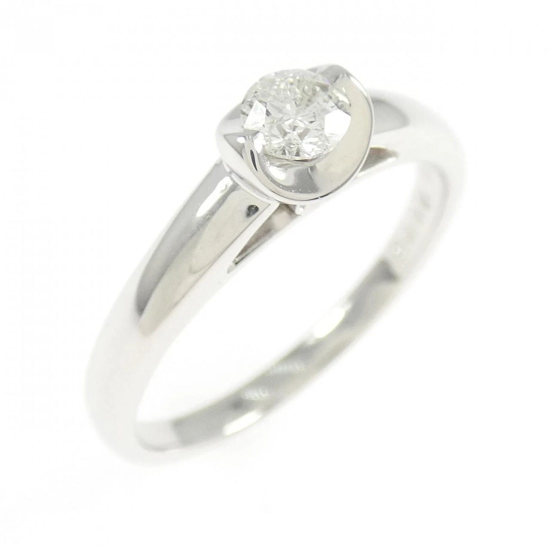 K18WG DIAMOND RING: K18WG Diamond Ring Brand: Unbranded Type/Style: Diamond Ring Material: K18WG, Main Stone Natural Color: White Gold Size: US 6 1/4 Accessories: None Accessories Notice: When purchasing pre-owned