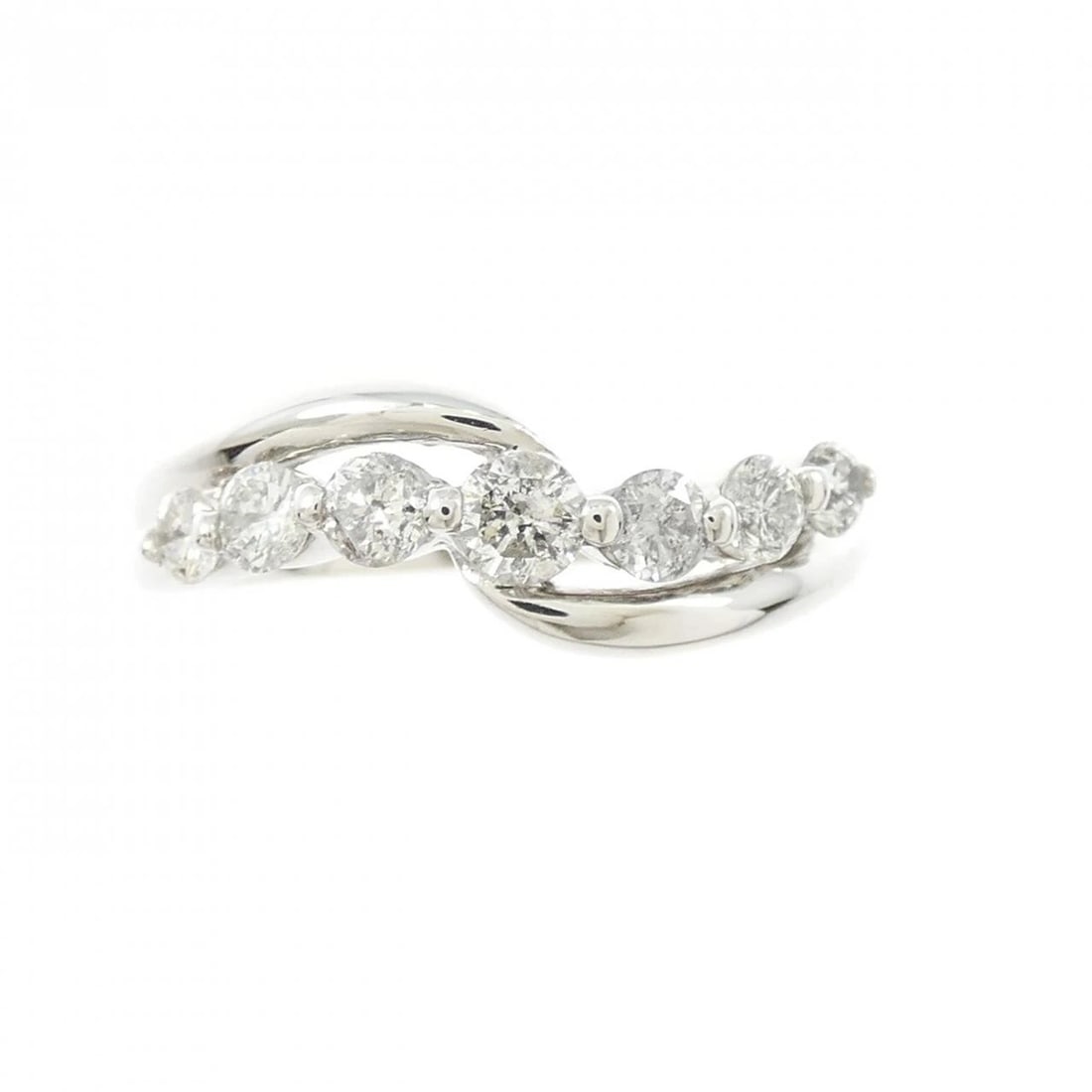 PT900 DIAMOND RING: PT900 Diamond Ring Brand: Unbranded Type/Style: Diamond Ring Material: PT900, Main Stone Natural Color: Silver Size: US 6 1/4 Accessories: None Accessories Notice: When purchasing pre-owned goods,