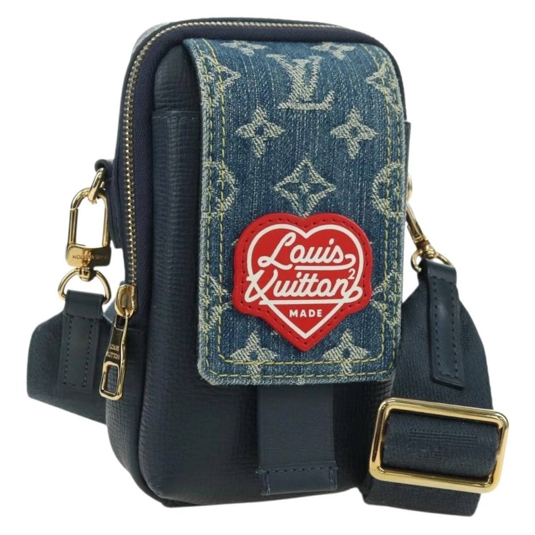 LOUIS VUITTON DENIMXNIGO DOUBLE PHONE POUCH BAG BLUE: LOUIS VUITTON DenimxNIGO Double Phone Pouch Bag Blue Brand: LOUIS VUITTON Type/Style: Shoulder Bag Material: Monogram denim Canvas Color: Blue Size: Size(Inch) W3.9 x H7.1 x D1.2inch(Approx) Acces