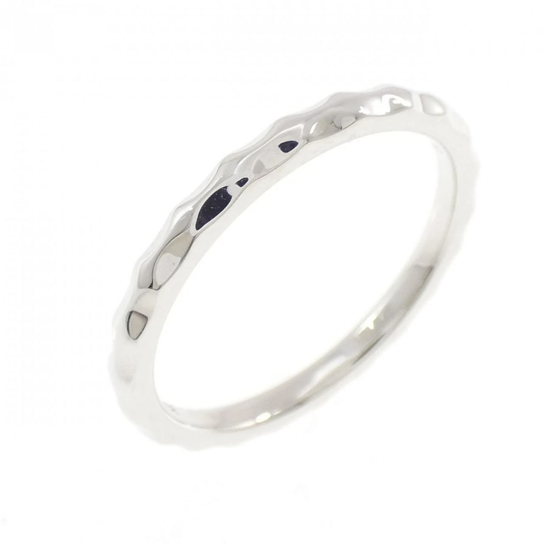 LOUIS VUITTON MONOGRAM INFINI RING: Louis Vuitton Monogram Infini Ring Brand: LOUIS VUITTON Type/Style: Louis Vuitton Ring Material: 750 white gold, Color: white gold Size: US 9 1/2 Accessories: None Accessories Notice: When purchasing