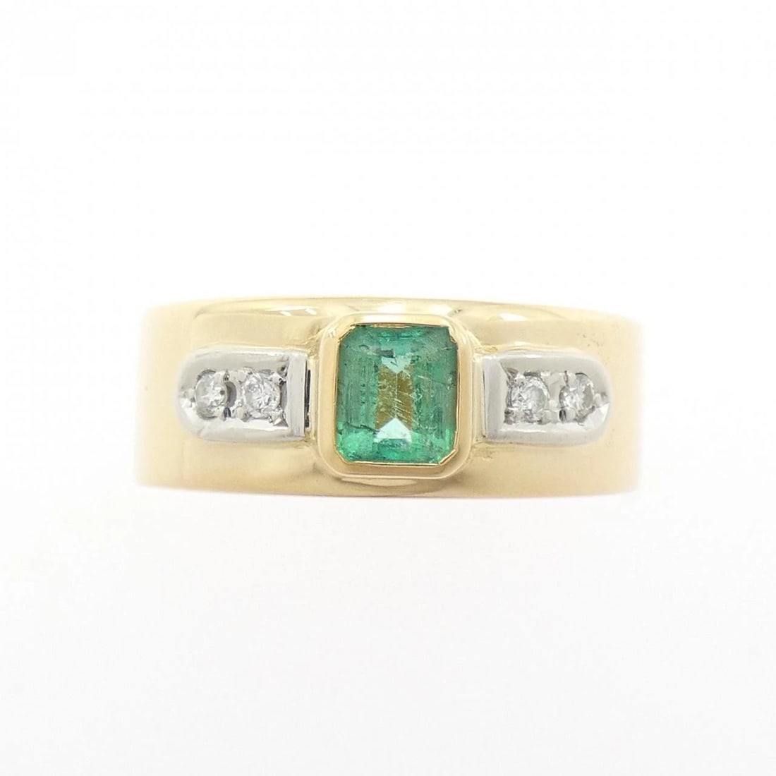 TASAKI EMERALD RING: Tasaki Emerald Ring Brand: TASAKI Type/Style: Tasaki Ring Material: 18k yellow gold / Platinum 900, Main Stone Emerald Color: yellow gold,silver Size: US 5 3/4 Accessories: None Accessories Notice: