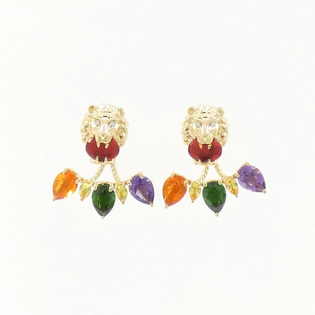 GUCCI LION HEAD PIERCING: Gucci Lion Head Piercing Brand: GUCCI Type/Style: Gucci Pierce/Earring Material: 750 yellow gold, Main Stone Opal Secondary Stone Natural / Amethyst / Sapphire / Diopside Color: yellow gold Size: