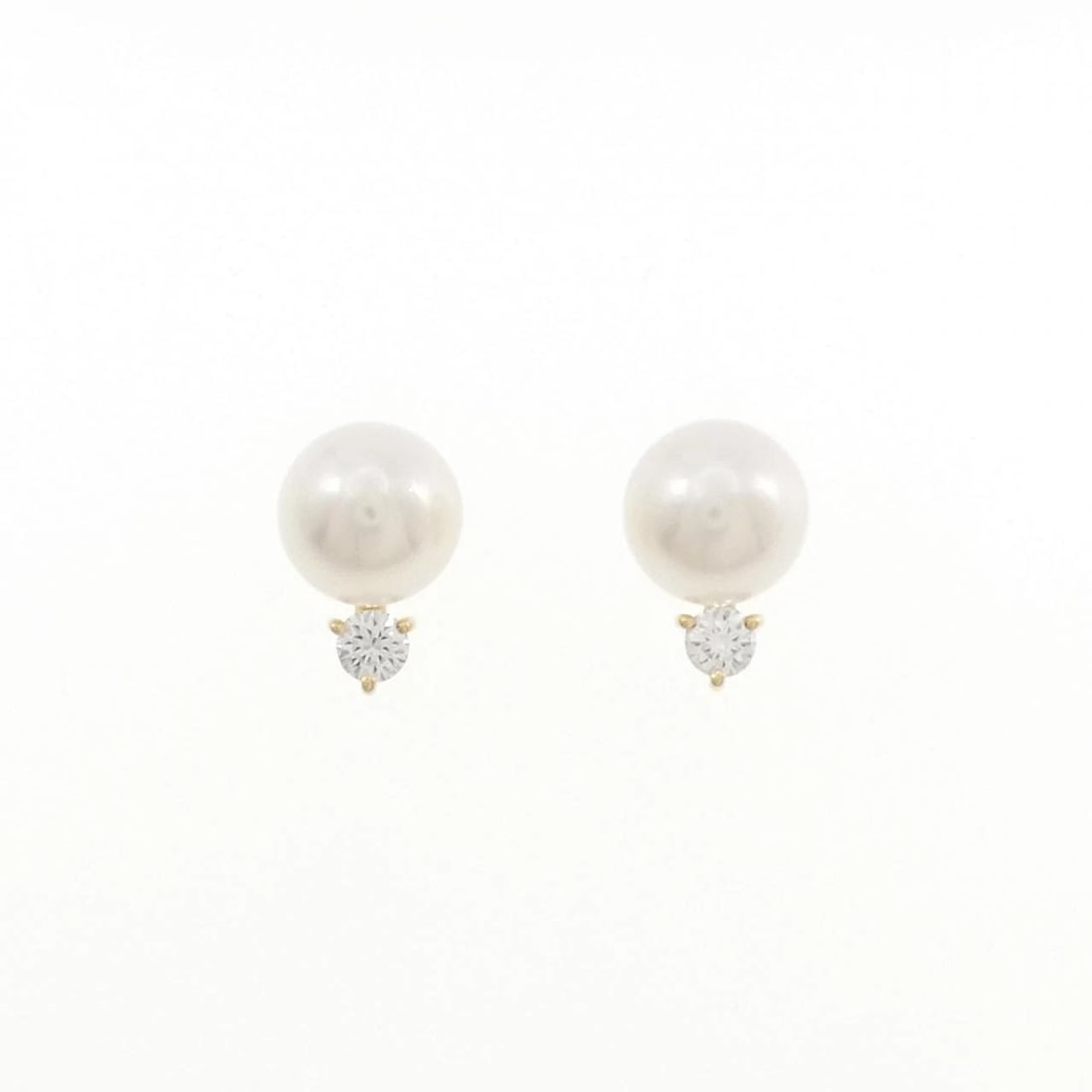 MIKIMOTO AKOYA PEARL PIERCE: Mikimoto Akoya Pearl Pierce Brand: MIKIMOTO Type/Style: MIKIMOTO Pierce/Earring Material: K18 yellow gold, Main Stone Natural Color: yellow gold Size: Actual Size Approximate dimensions (height x