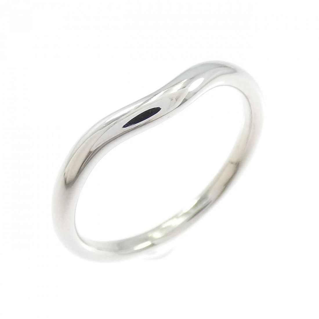 TIFFANY&CO. CURVED RING: TIFFANY&Co. Curved Ring Brand: TIFFANY&Co. Type/Style: TIFFANY & Co. Ring Material: Platinum950, Color: Silver Size: US 5 3/4 Accessories: None Accessories Notice: When purchasing pre-owned goods,