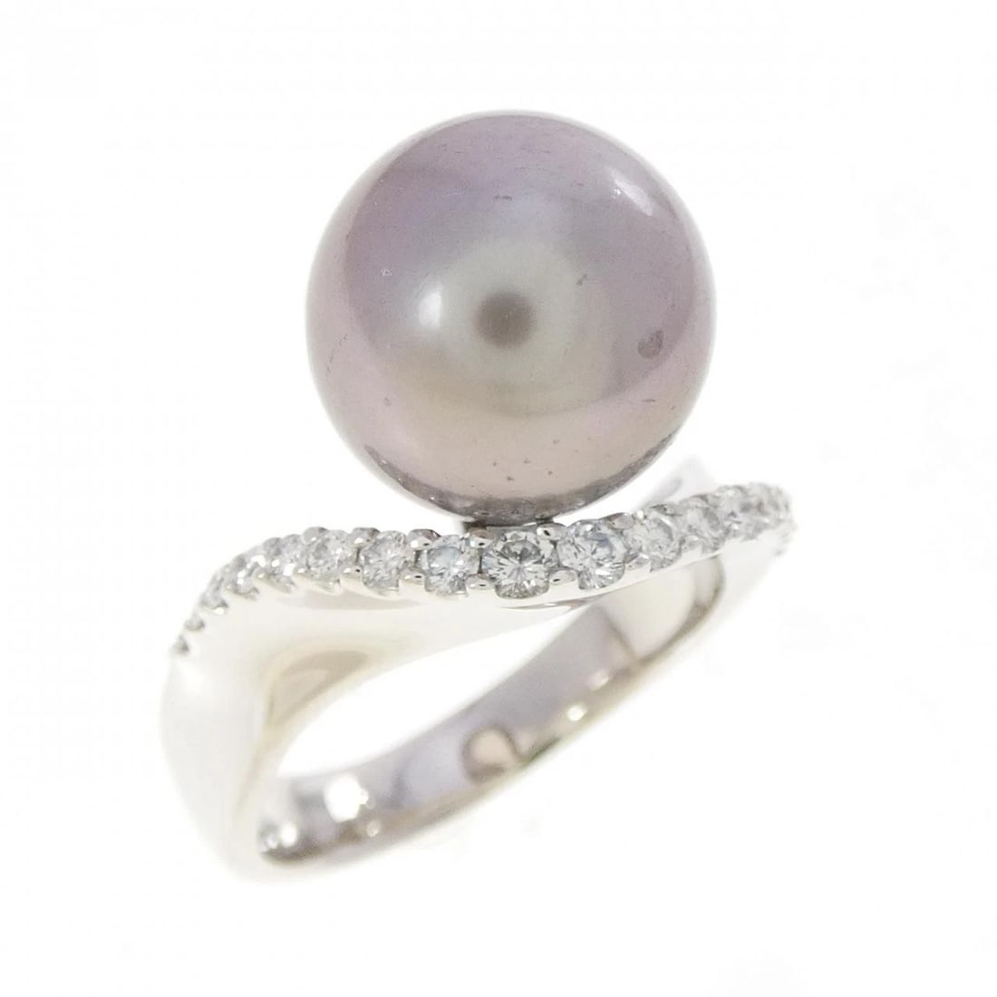TASAKI BLACK PEARL RING: TASAKI Black Pearl Ring Brand: TASAKI Type/Style: Tasaki Ring Material: K18 white gold, Main Stone Black Pearl Color: White Gold Size: US 7 3/4 Accessories: None Accessories Notice: When purchasing