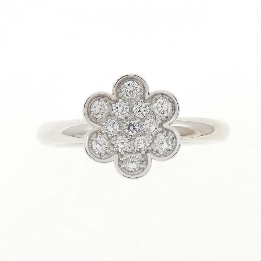 MIKIMOTO FLOWER DIAMOND RING: Mikimoto Flower Diamond Ring Brand: MIKIMOTO Type/Style: Mikimoto Ring Material: K18 white gold, Main Stone Natural Color: White gold Size: US 6 Accessories: None Accessories Notice: When purchasing