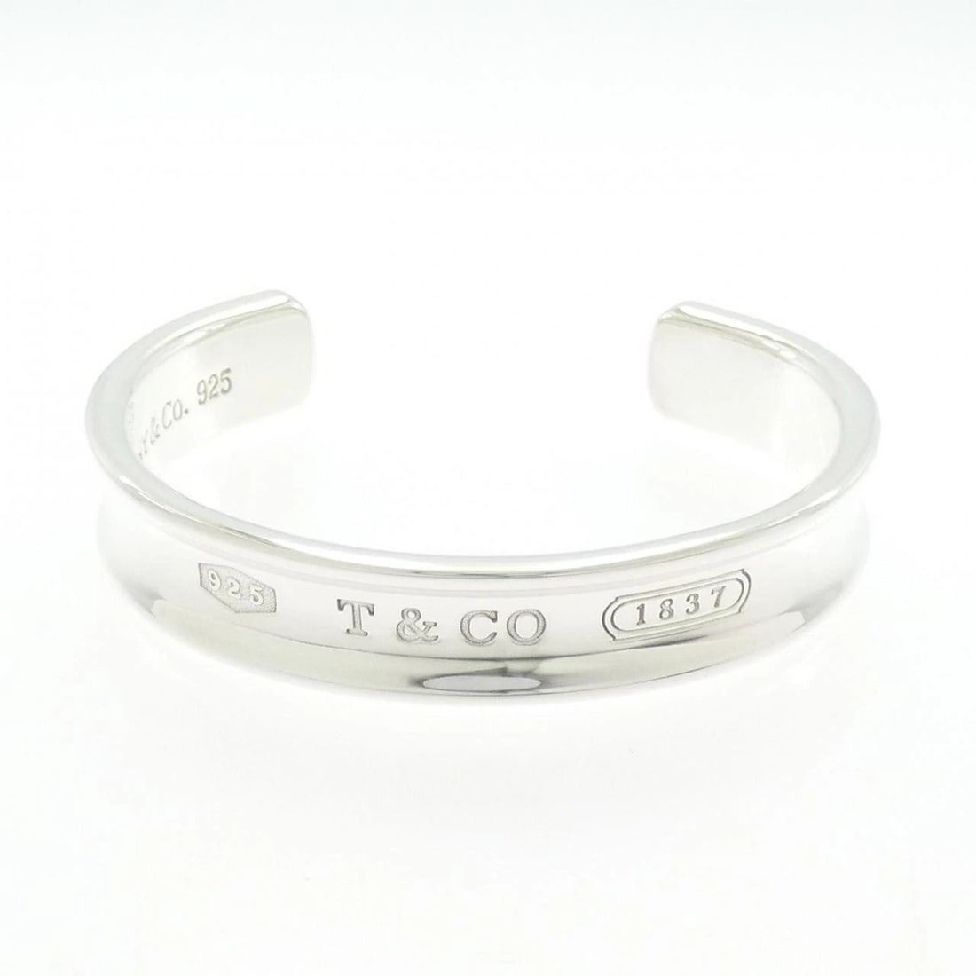TIFFANY & CO. BANGLE: TIFFANY & Co. Bangle Brand: TIFFANY&Co. Type/Style: TIFFANY & Co. bracelet Material: 925Silver, Color: Silver Size: lentgh 16cm Actual Size Max width approx.: 11.5mm Accessories: None Acce