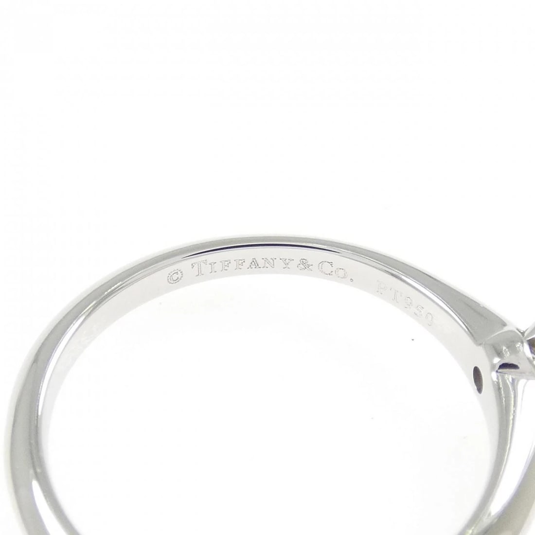 TIFFANY&CO. CLASSIC SOLITAIRE RING - 3