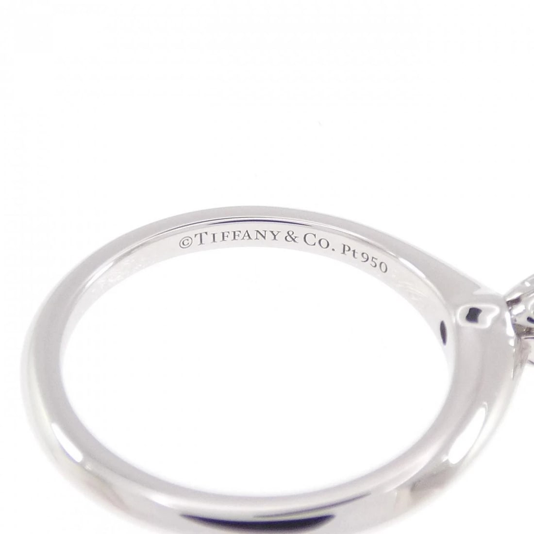 TIFFANY&CO. CLASSIC SOLITAIRE RING - 3