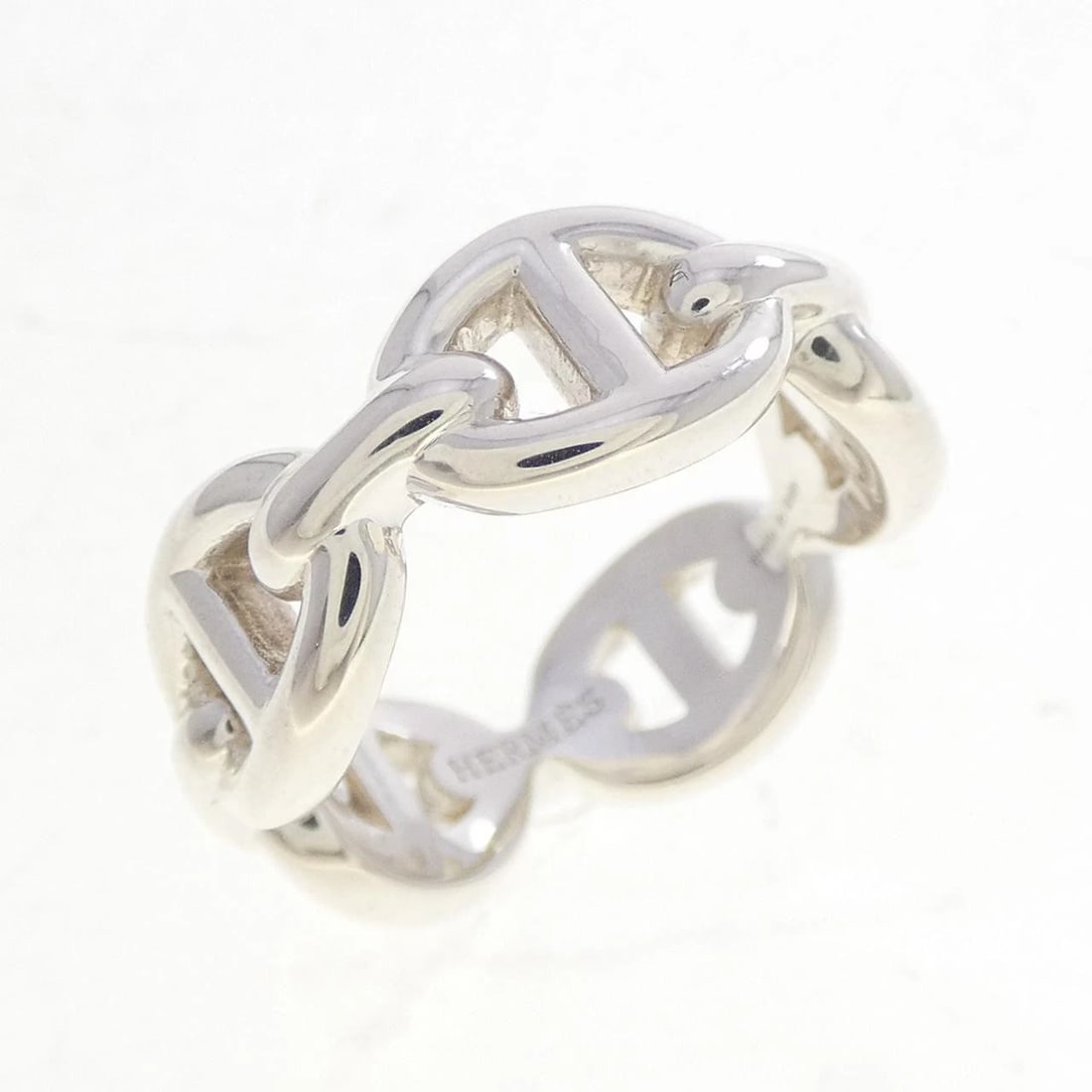 HERMES CHAINE D'ANCRE ENCHAINE RING: Hermes Chaine d'Ancre Enchaine Ring Brand: HERMES Type/Style: Hermes Ring Material: 925Silver, Color: Silver Size: US 4 1/2 Accessories: None Accessories Notice: When purchasing pre-owned goods,