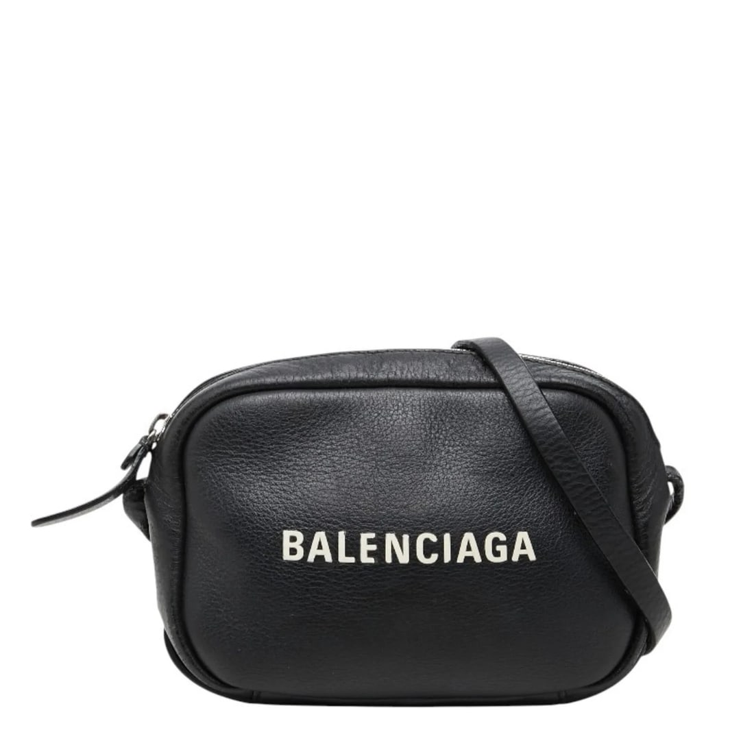 BALENCIAGA EVERYDAY CAMERA BAG CROSSBODY SHOULDER: Balenciaga Everyday Camera Bag Crossbody Shoulder Brand: Balenciaga Type/Style: Shoulder bag Material: Leather Color: Black Size: (HxWxD) 12cm x 18cm x 5cm / 4.72'' x 7.08'' x 1.96'' Accessories: